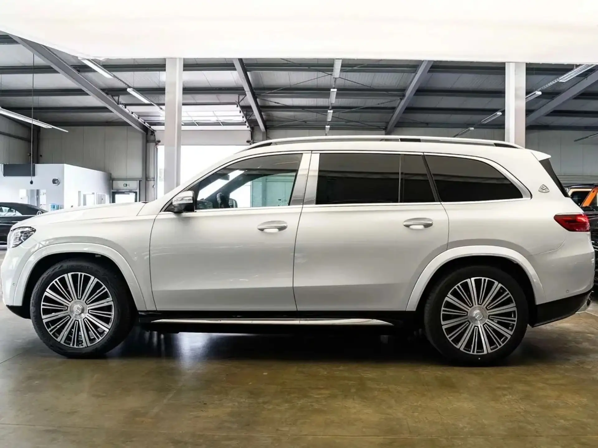 벤츠 GLS-클래스 2026 흰색 사진 2