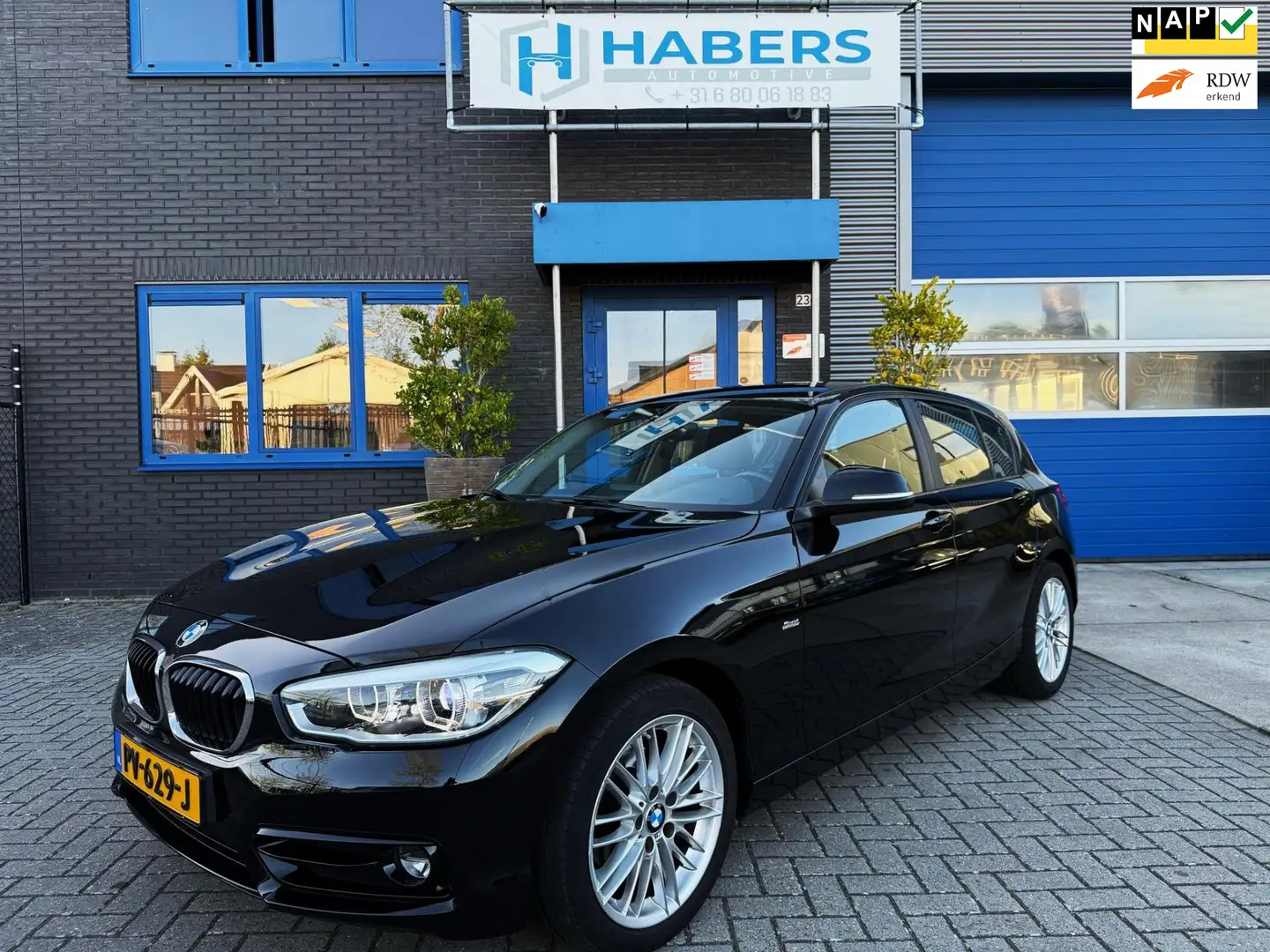 BMW 116 1-serie 116d Corporate Lease Executive 116PK|Face Zwart - 1