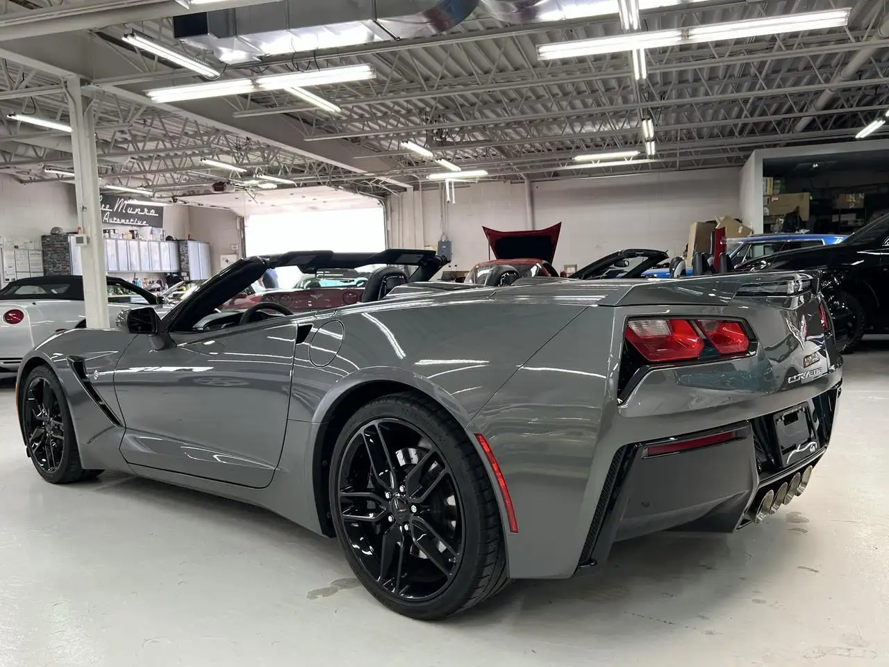 Chevrolet Corvette снимка Chevrolet Corvette