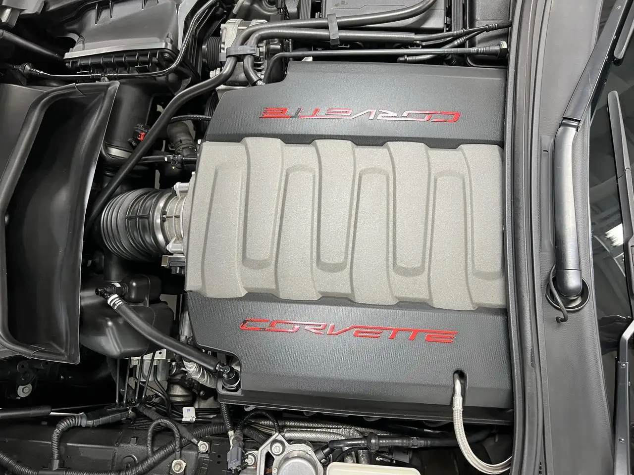 Chevrolet Corvette снимка Chevrolet Corvette