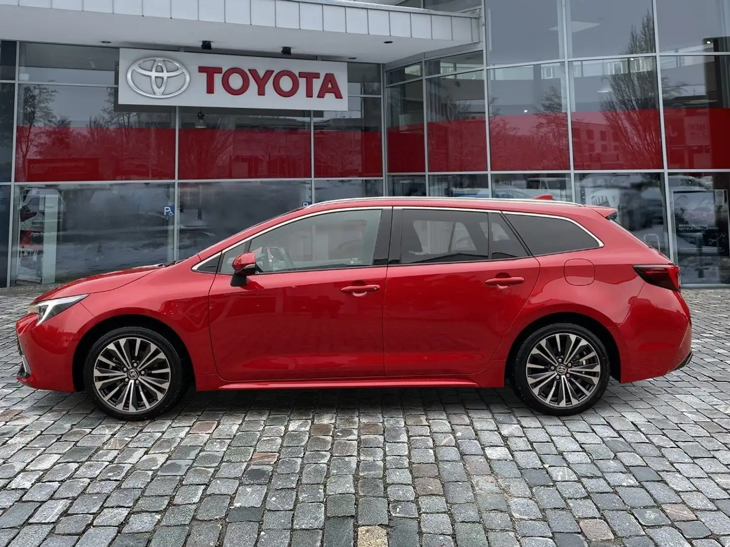 Toyota Corolla TS 2.0 Hybrid  Team D *Technik-Paket* Zwart - 2