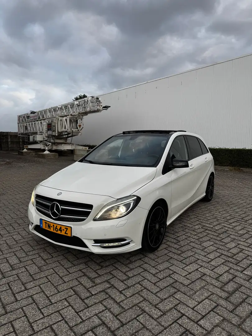 Mercedes-Benz B 250 AMG | Panoramadak | Stoelverwarming | 211 PK Білий - 1