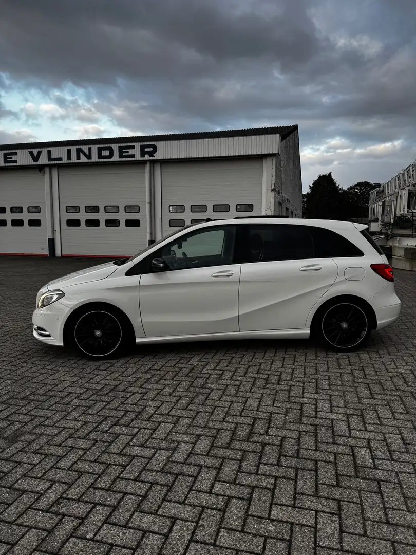 Mercedes-Benz B 250 AMG | Panoramadak | Stoelverwarming | 211 PK Білий - 2