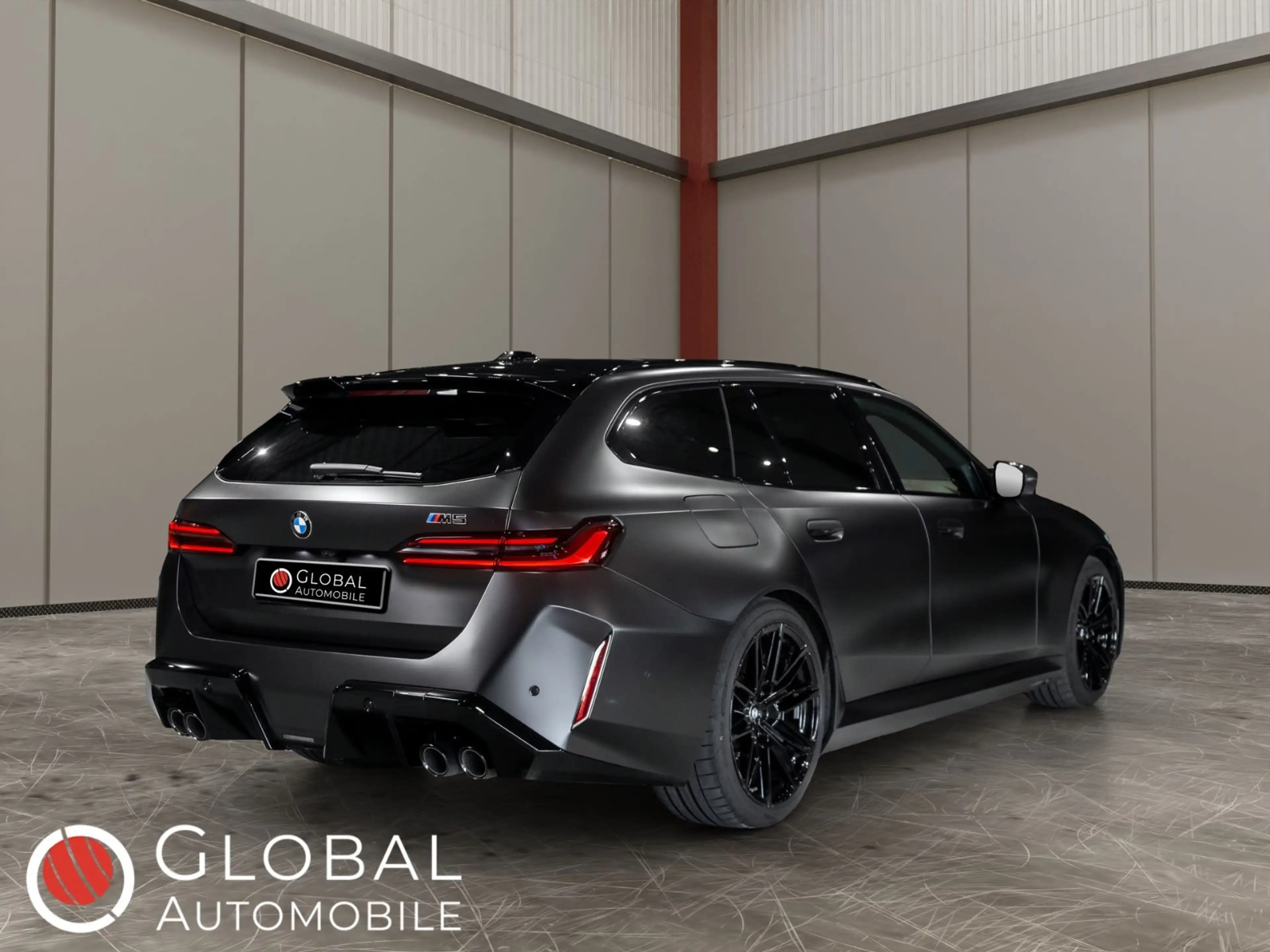 BMW M5 Touring°B&W°PANO°VENT°HUD°GARANTIE° — photo 2