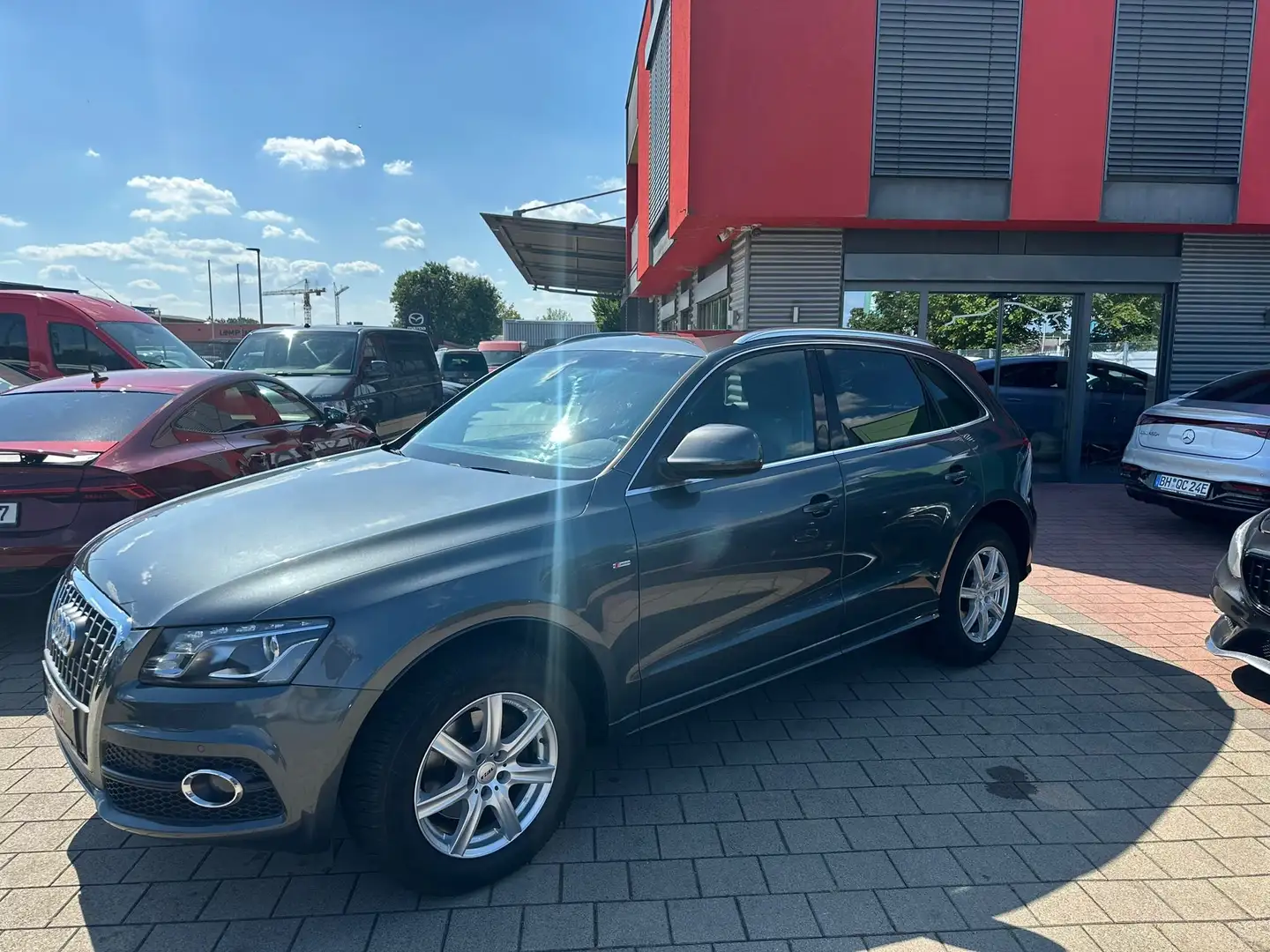 Audi Q5 2.0 TFSI quattro S tronic Grau - 2