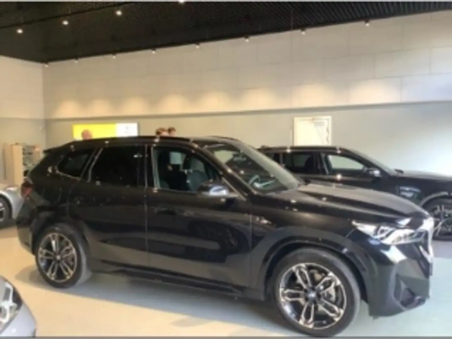 BMW X1 18i M-Sport Sommer19'' AHK Ad-M-Fahrw AdLED H/K Pa Schwarz - 2