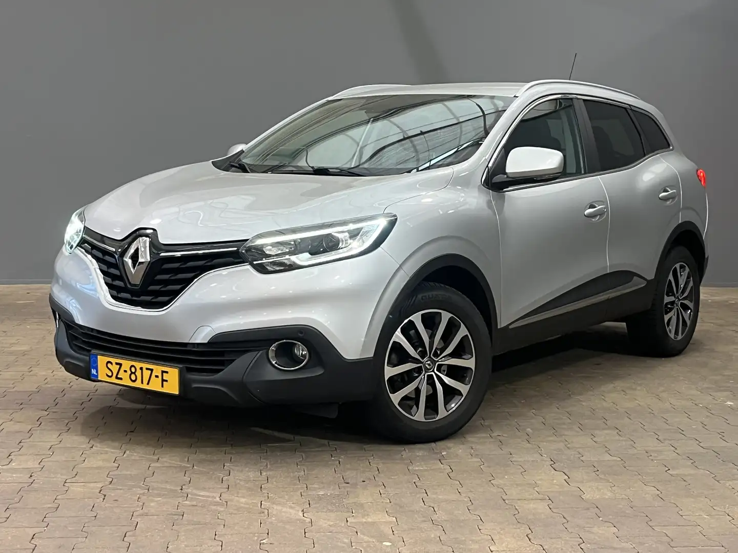 Renault Kadjar 1.2 TCe Limited | Airco (automatisch) | Buitenspie Gris - 1