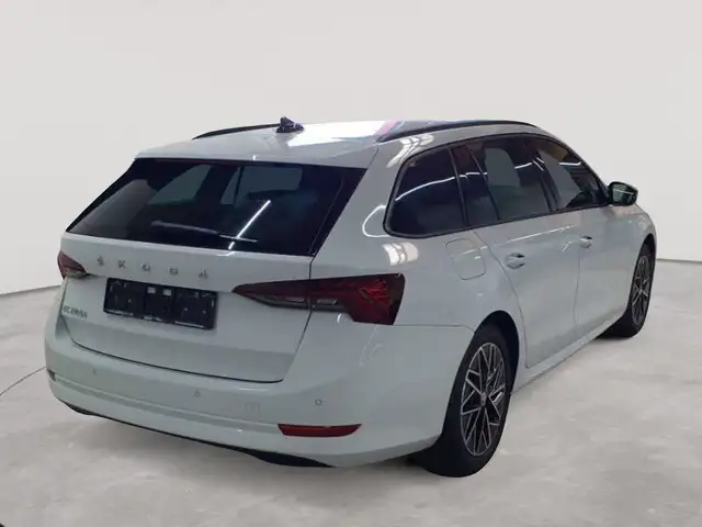 Skoda Octavia view 4