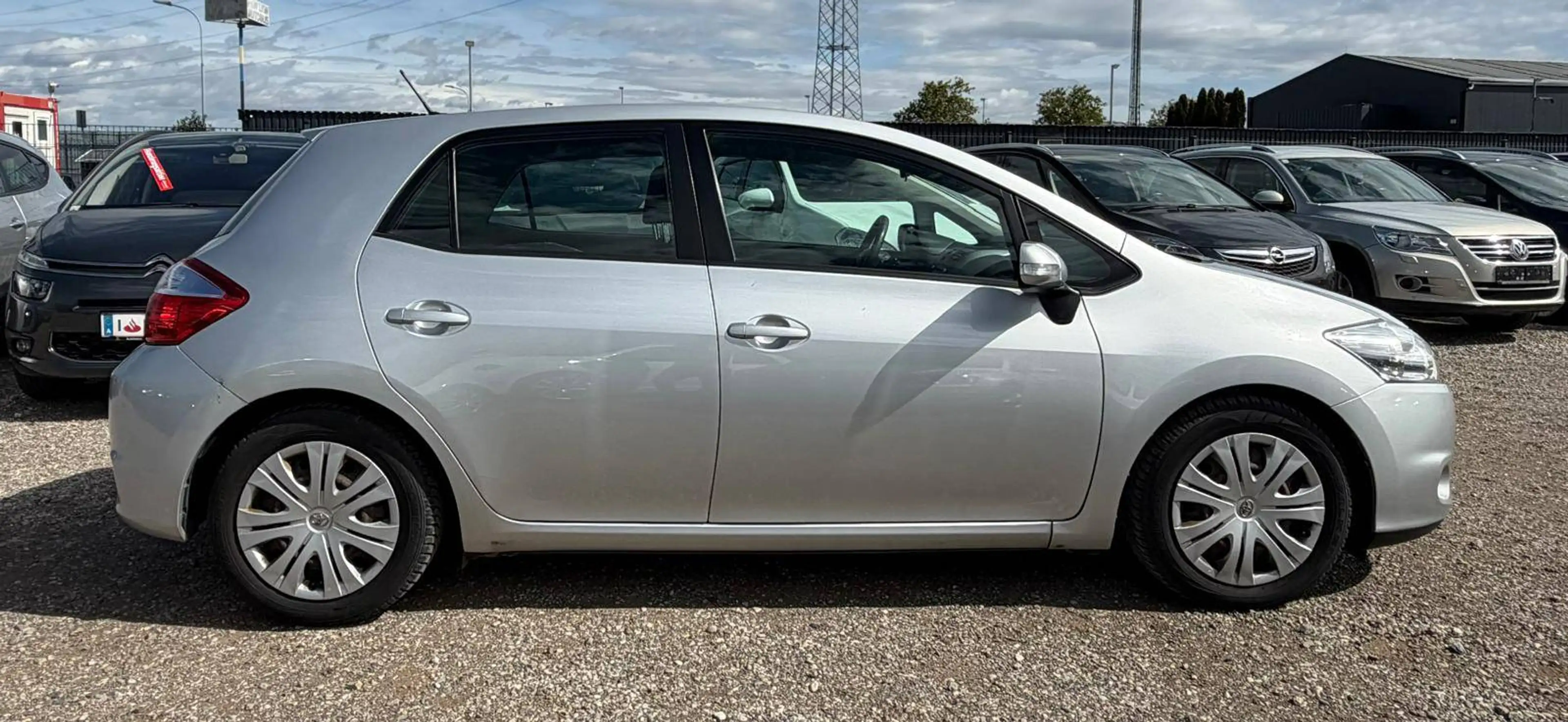 Toyota Auris Basis — photo 3