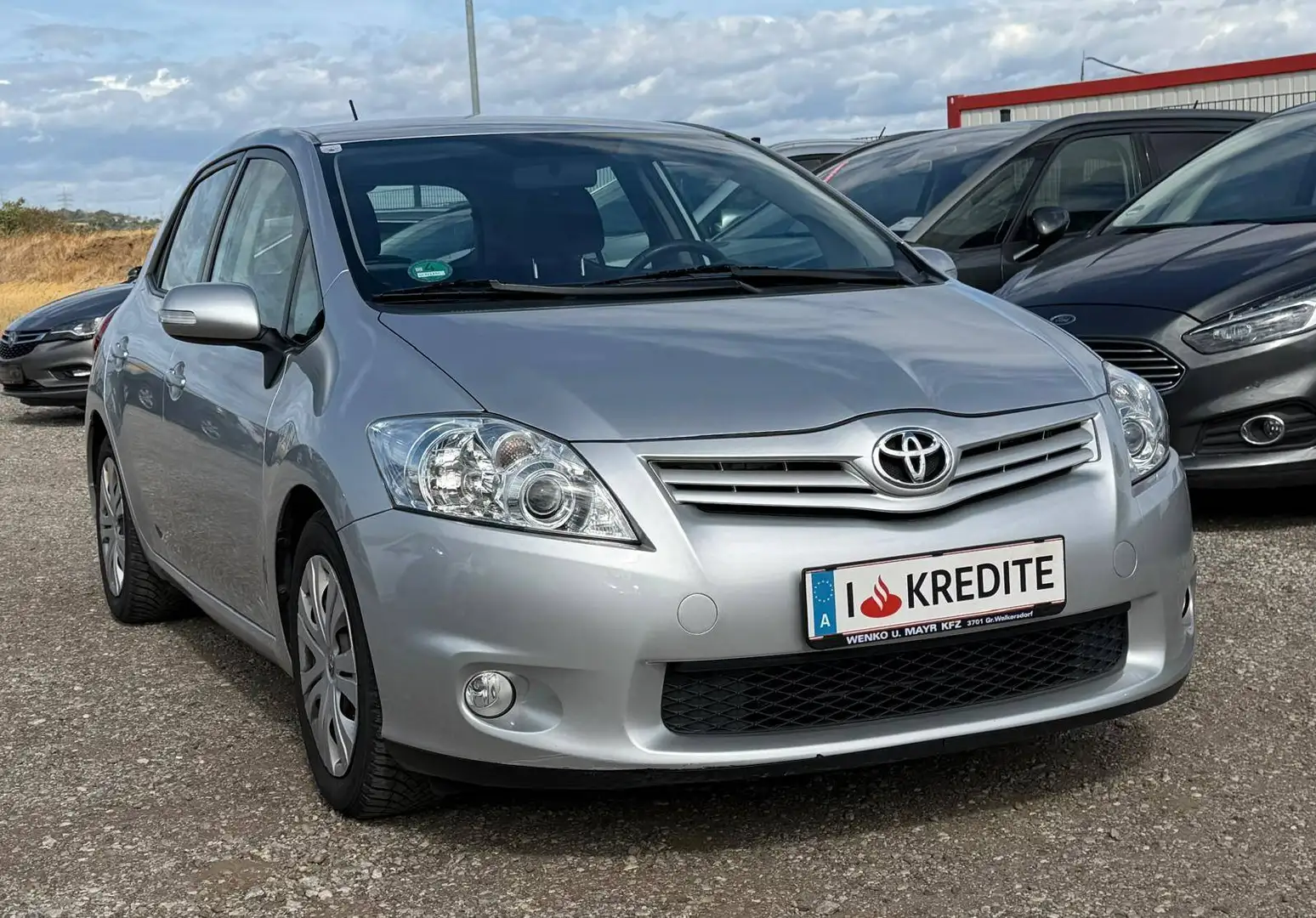Toyota Auris Basis Grau - 2