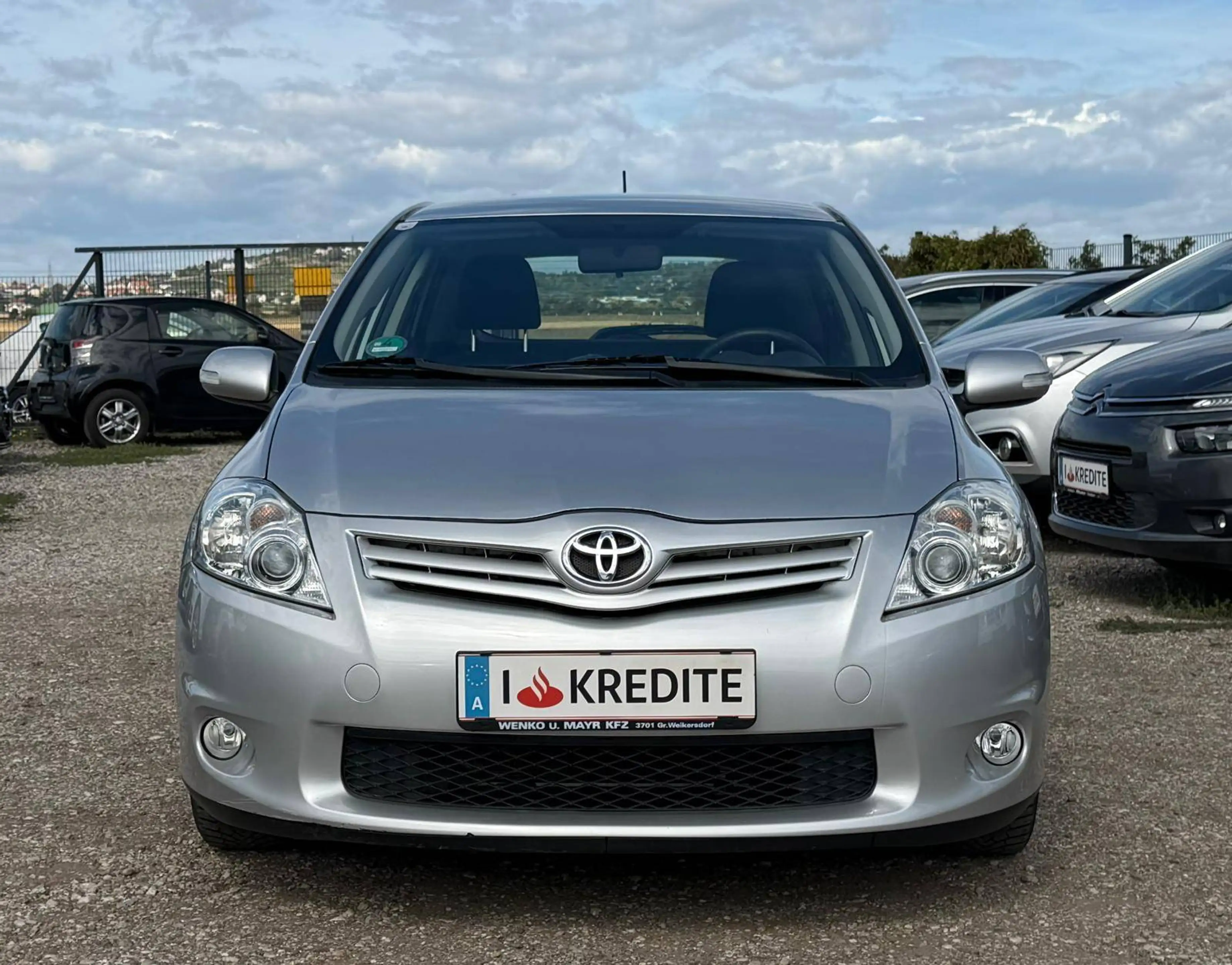 Toyota Auris Basis — photo 7