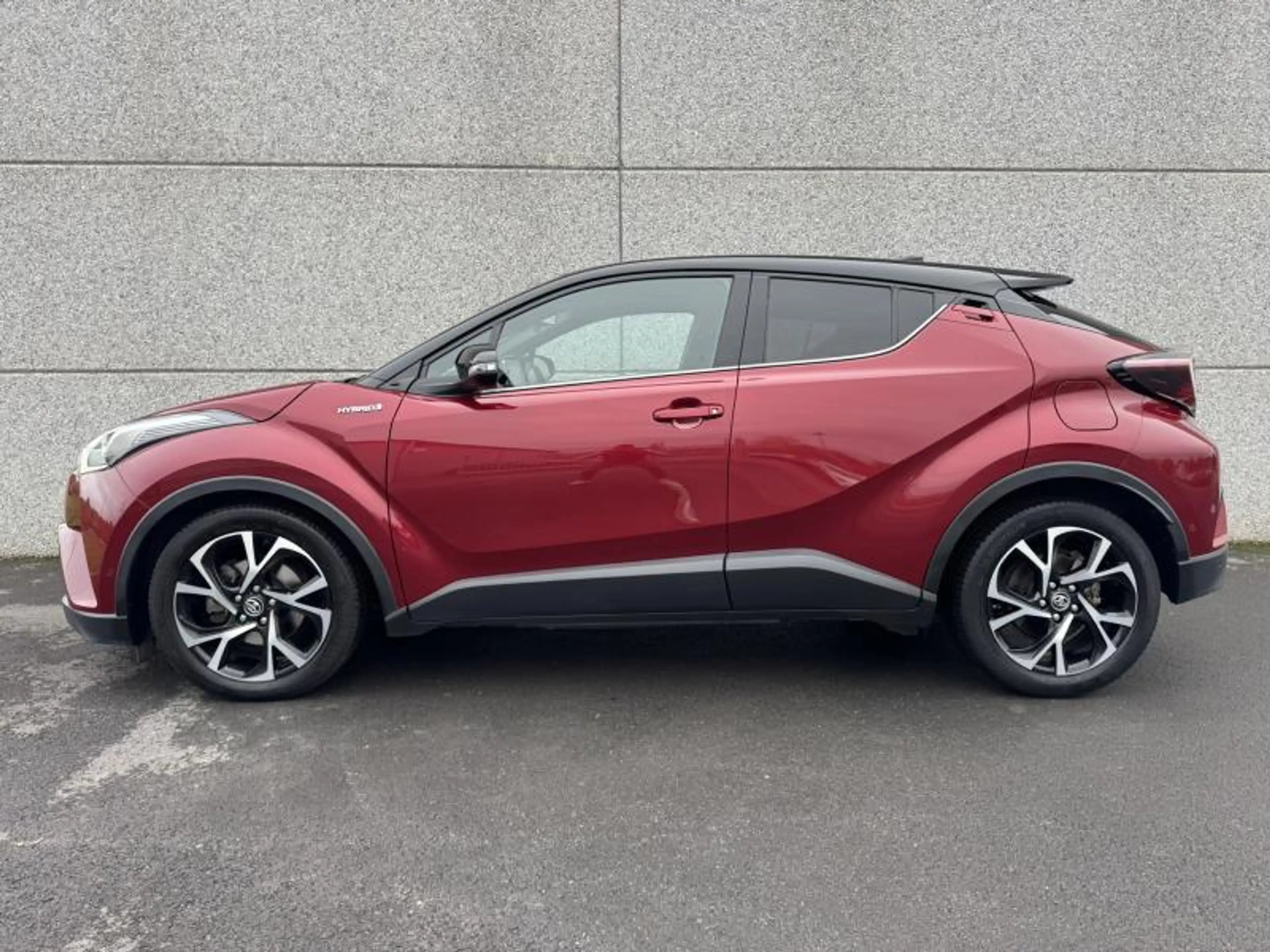 Toyota C-HR 1.8 CVT HSD C-LUB bi-tone — photo 4