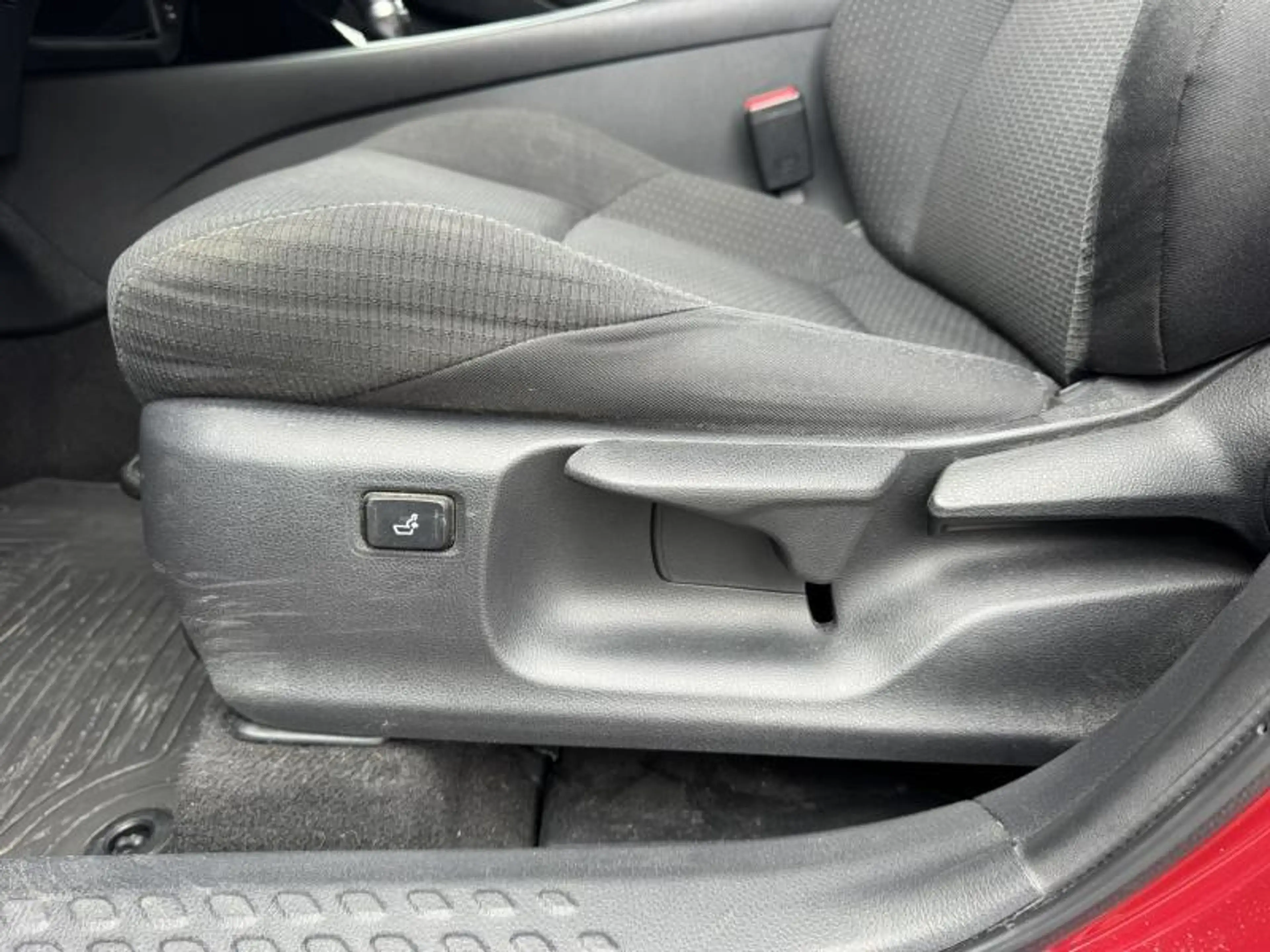 Toyota C-HR 1.8 CVT HSD C-LUB bi-tone — photo 14