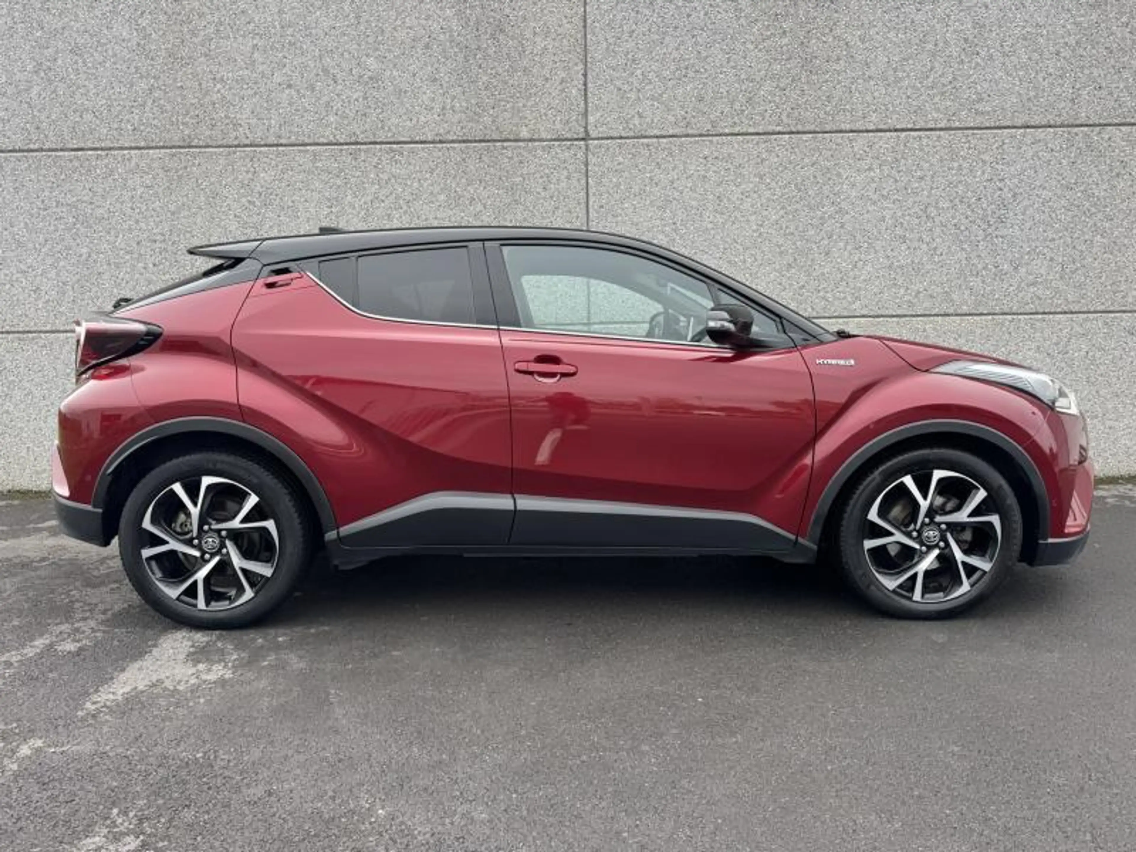 Toyota C-HR 1.8 CVT HSD C-LUB bi-tone — photo 5