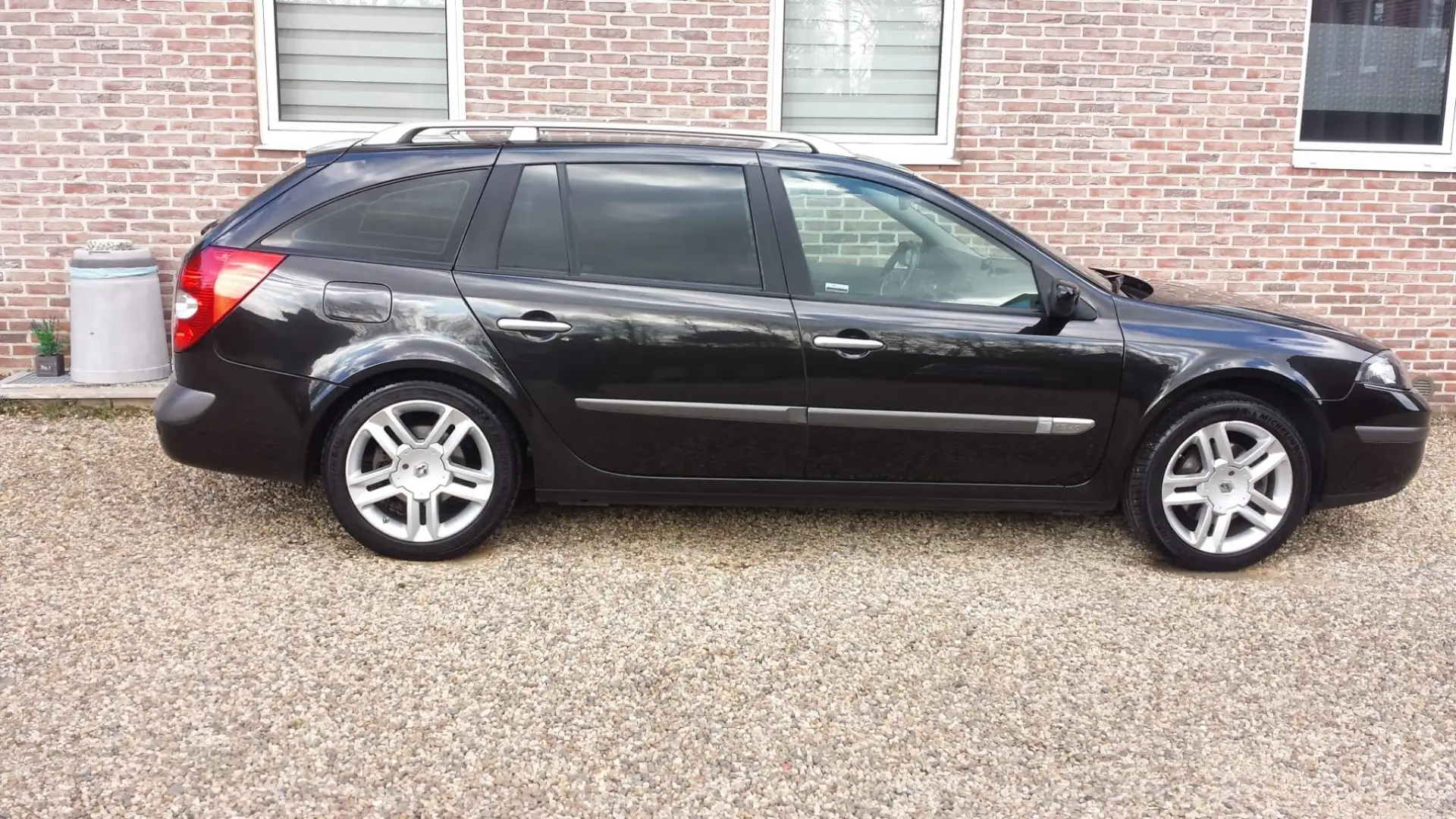 Renault Laguna Grandtour 1.9 dCi FAP Avantage Negru - 1