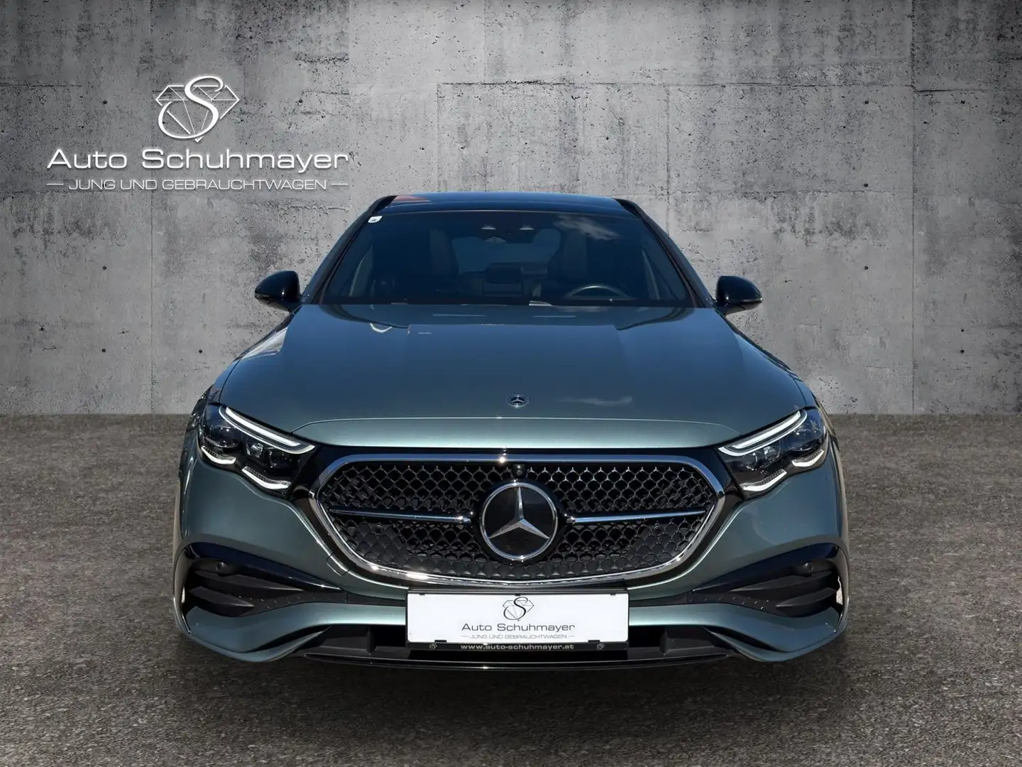 Mercedes-Benz E 300 de AMG Line Premium Plus 4Matic Grün - 2
