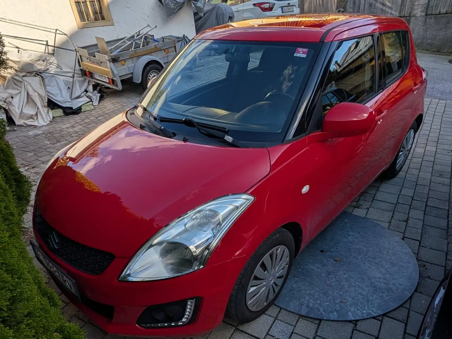 Suzuki Swift Swift 1,2 DualJet Shine Shine Rot - 1