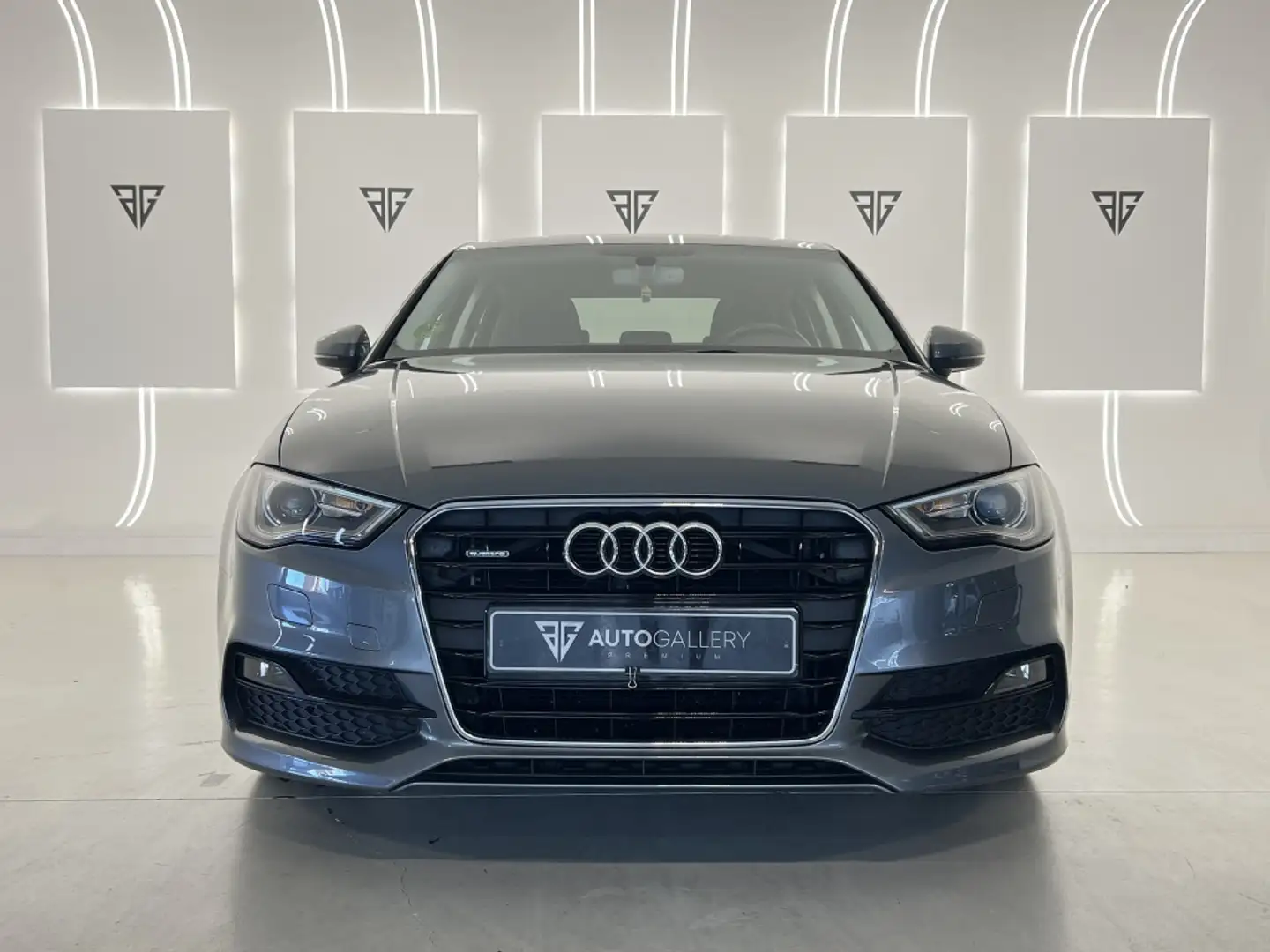 Audi A3 Sedán 1.8 TFSI S line edition Q. S-T Gris - 2