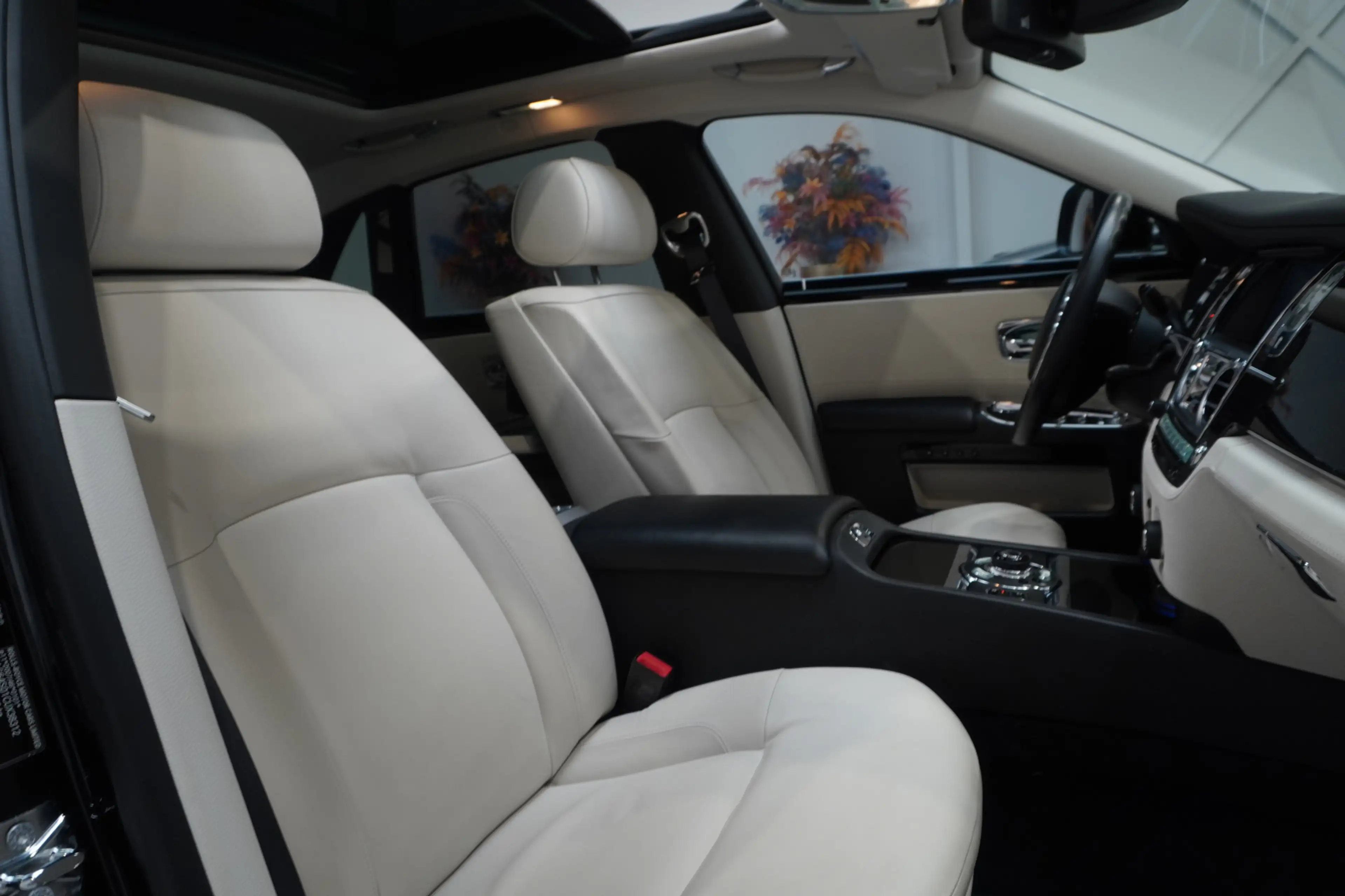 Rolls-Royce Ghost 6.6 V12 — photo 42