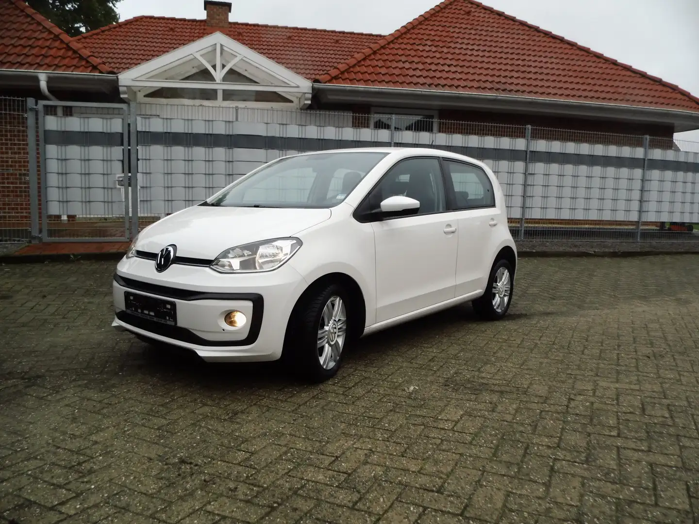 Volkswagen up! high up! BMT/Start-Stopp Weiß - 1