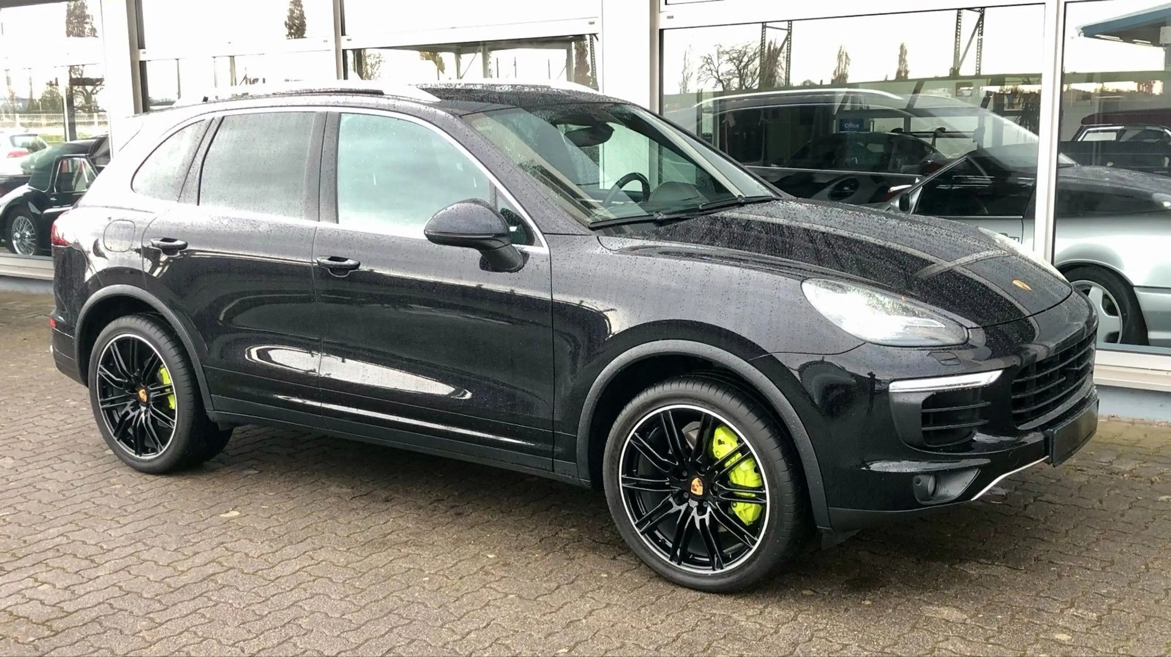 Porsche Cayenne S E-Hybrid 2. Hand, deutsch, Vollausst. — photo 2