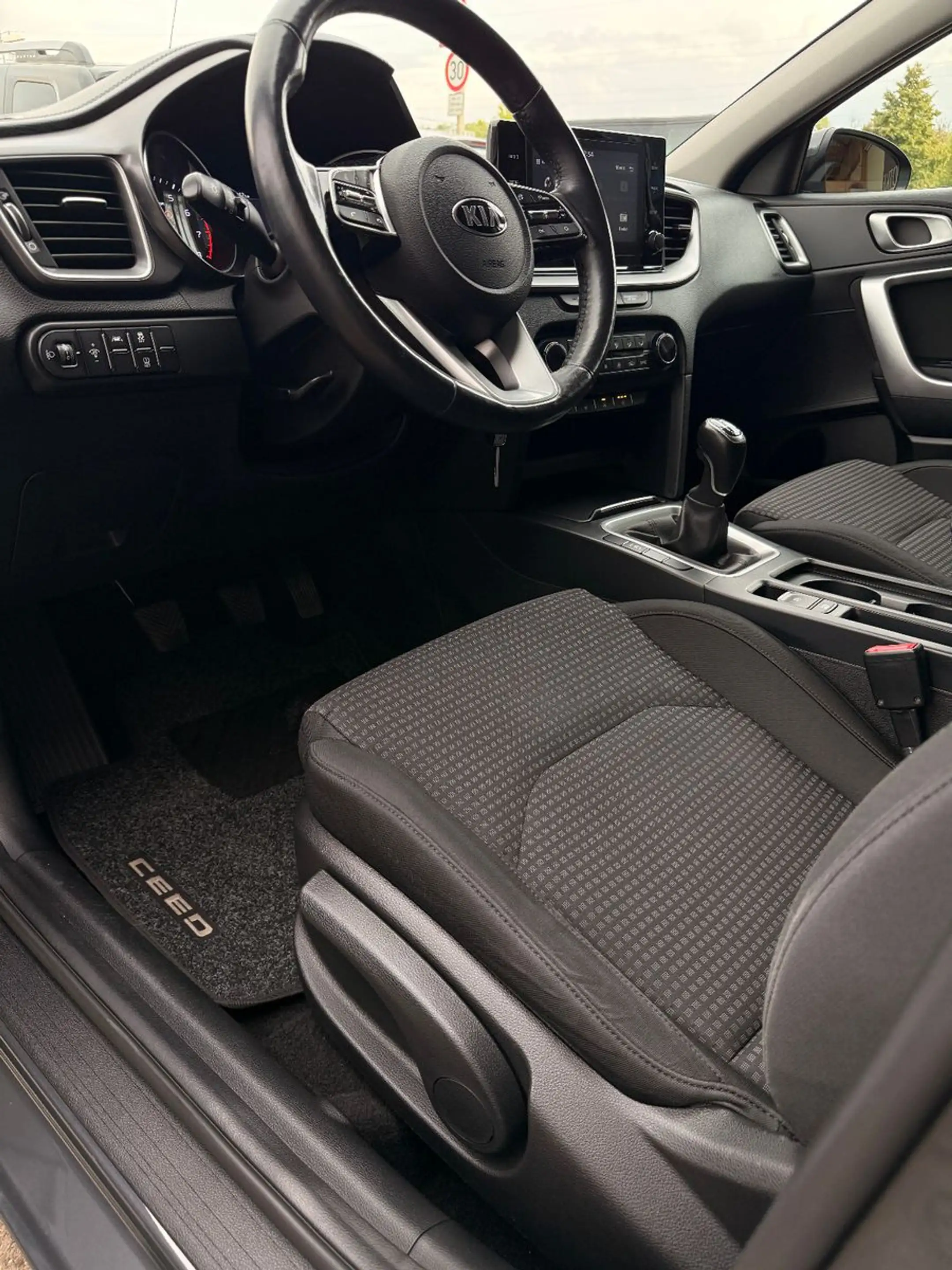 Kia Ceed / cee'd Ceed 1.0 T-GDI 100 Attract/CarPlay/Android/Sitzh — photo 11