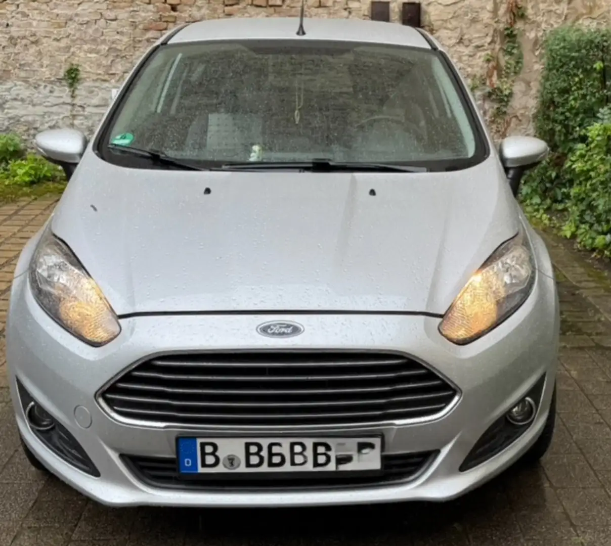 Ford Fiesta 1.25 SYNC Edition Grau - 1