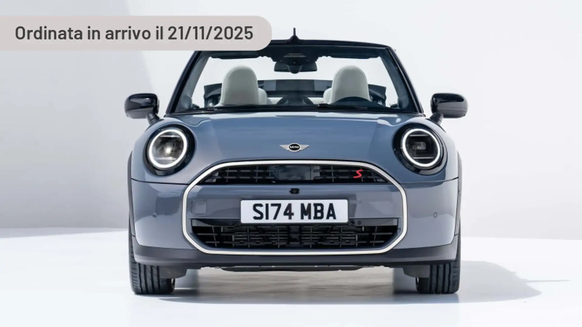 MINI Cooper S Cabrio 2.0 Cooper S Favoured Cabrio Серебристый - 1