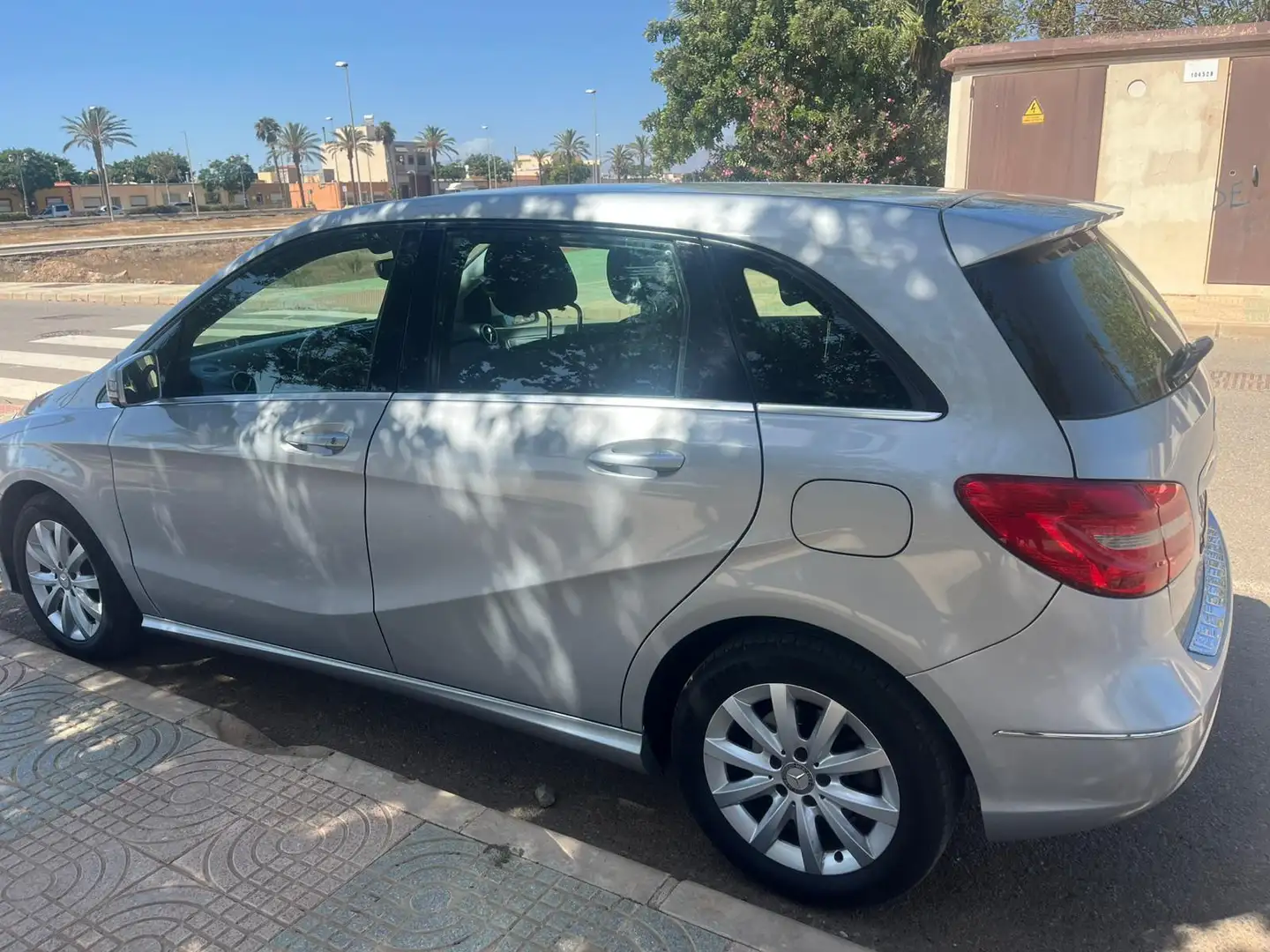 Mercedes-Benz B 180 CDI (BlueEFFICIENCY) - 1