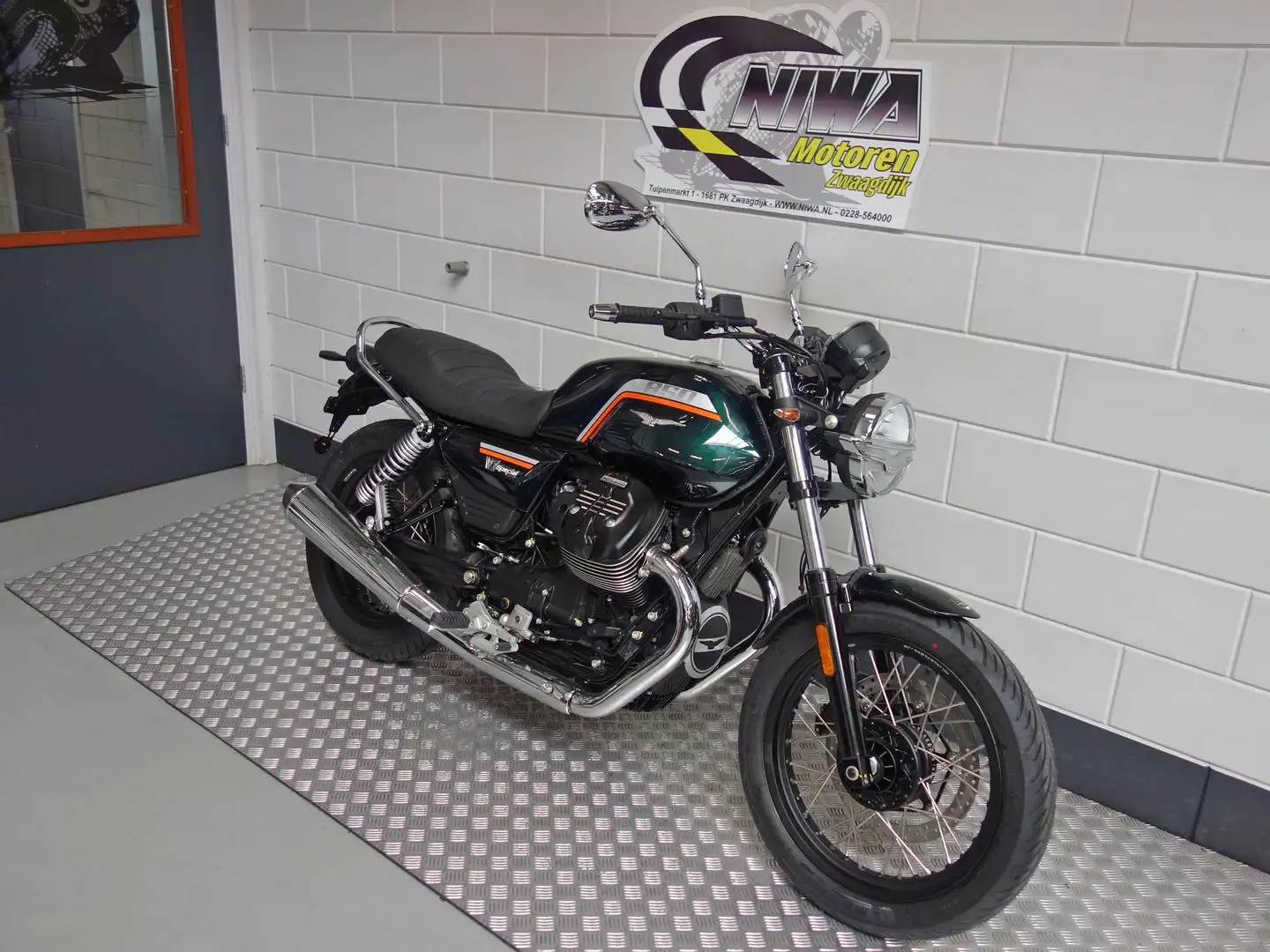 Moto Guzzi V 7 SPECIAL Negru - 2