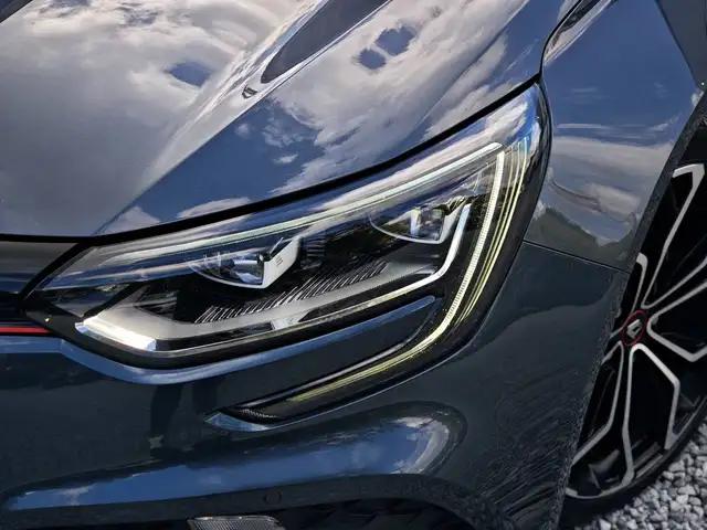 Renault Megane view 10