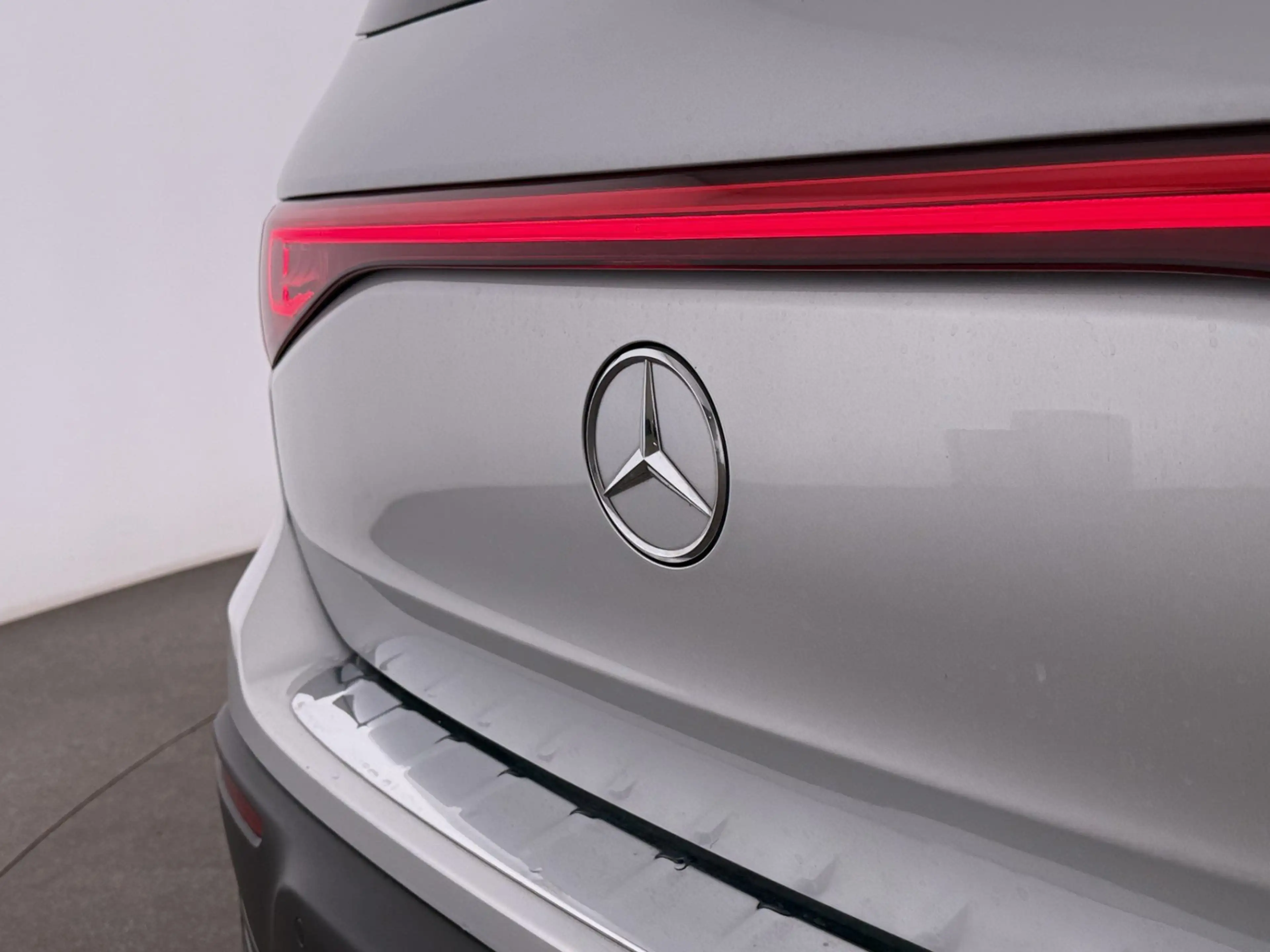 Mercedes-Benz EQB 300 4Matic Progressive Aut 7-SITZER LED RADAR — photo 10