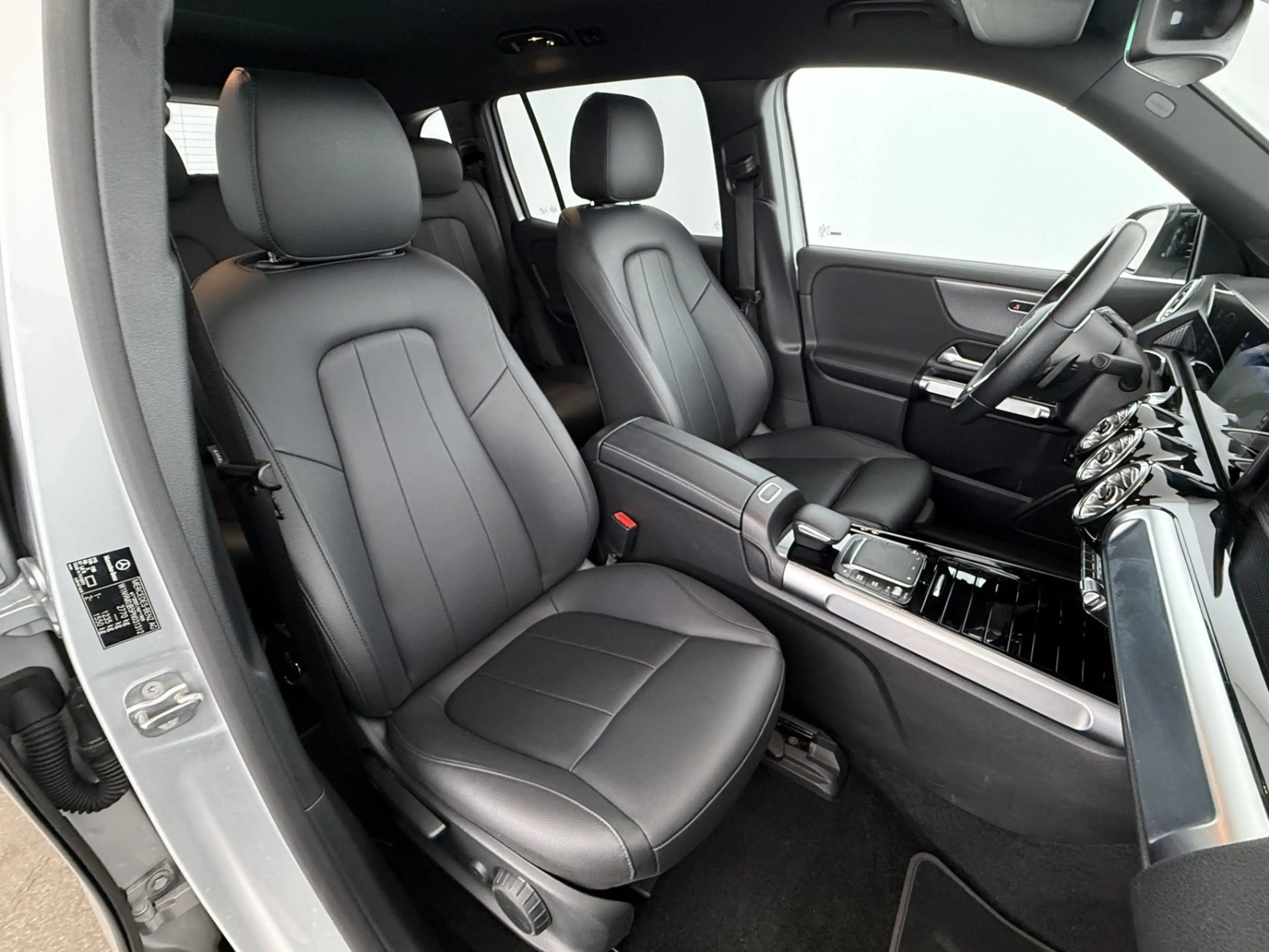 Mercedes-Benz EQB 300 4Matic Progressive Aut 7-SITZER LED RADAR — photo 15