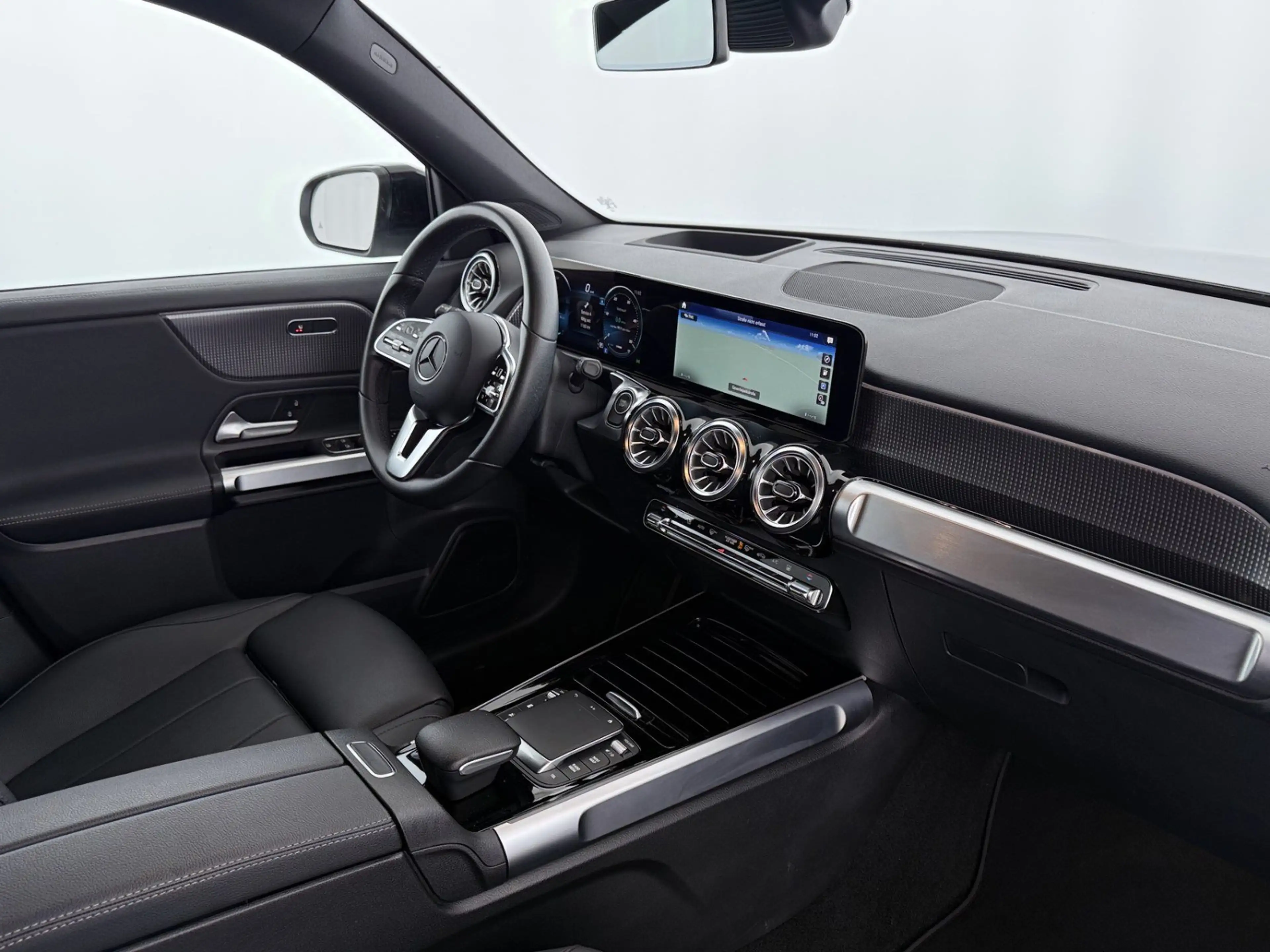 Mercedes-Benz EQB 300 4Matic Progressive Aut 7-SITZER LED RADAR — photo 14