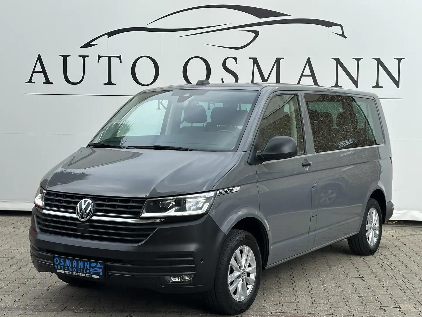 Volkswagen T6 Caravelle DSG Kurz Trendline 9-Sitzer  ACC Grau - 1