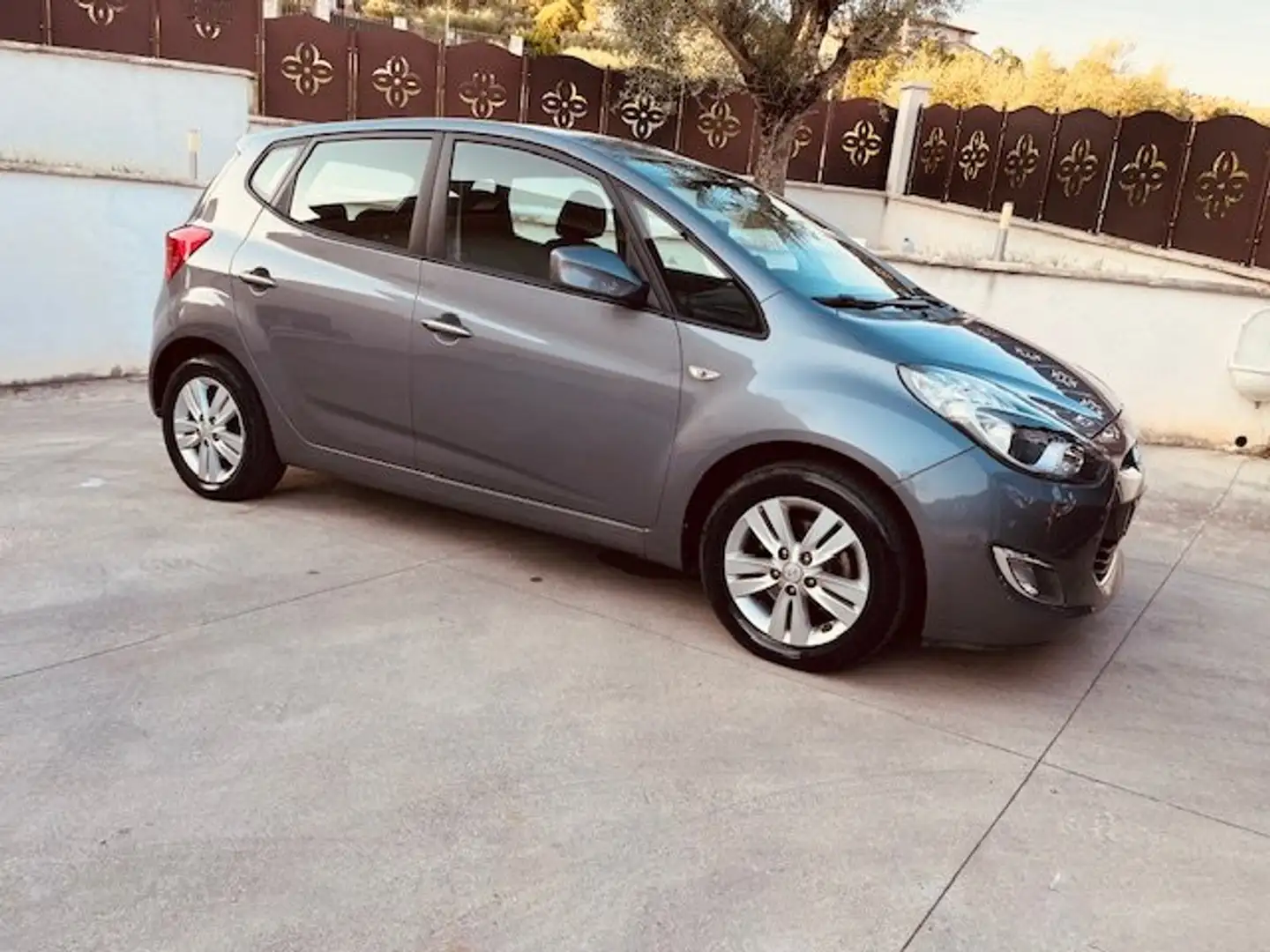 Hyundai iX20 1.4 CRDI 90 CV UNIPRO' Gris - 1