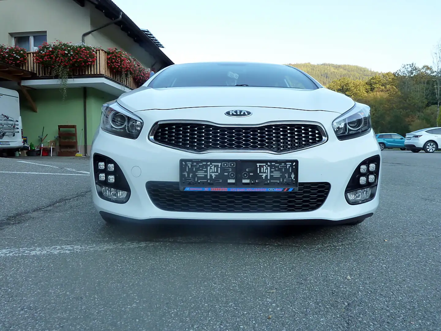 Kia Ceed / cee'd Cee'd 1,6 CRDi ISG GT-Line RESERVIERT !! Weiß - 1