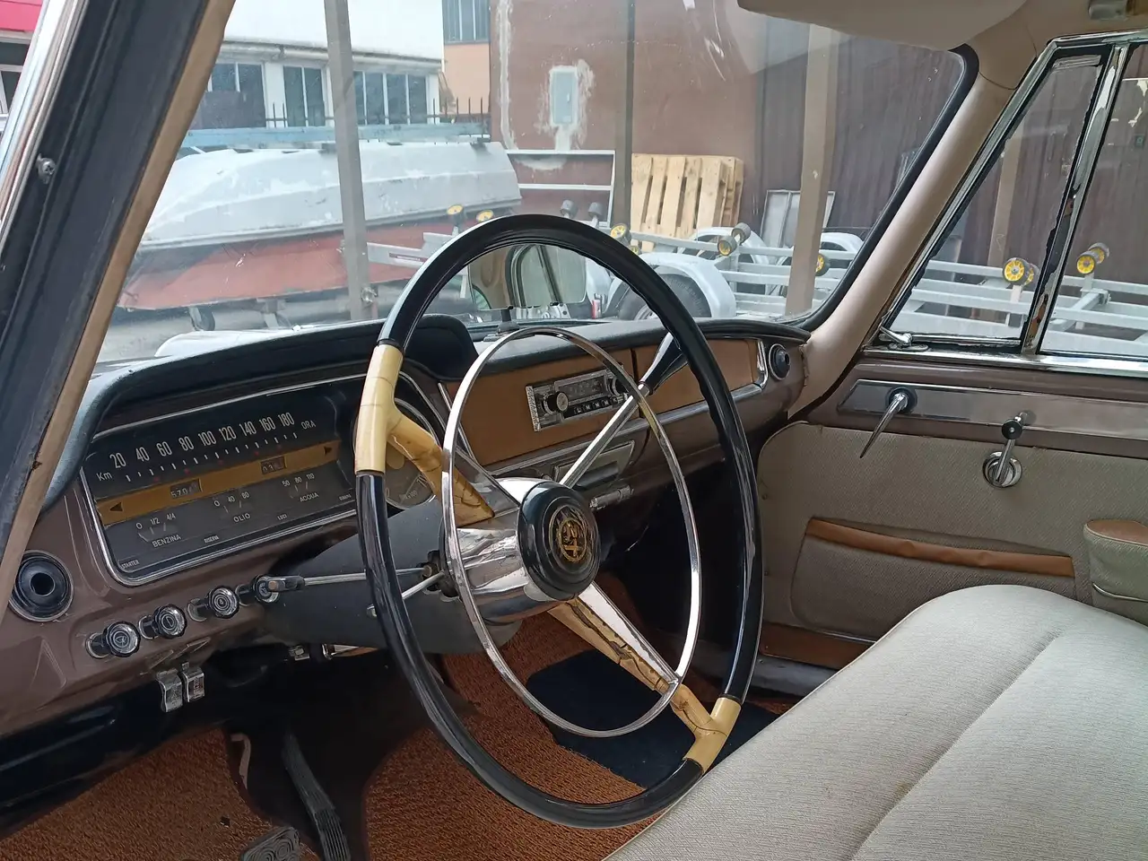 Alfa Romeo 2000 1958, foto 2