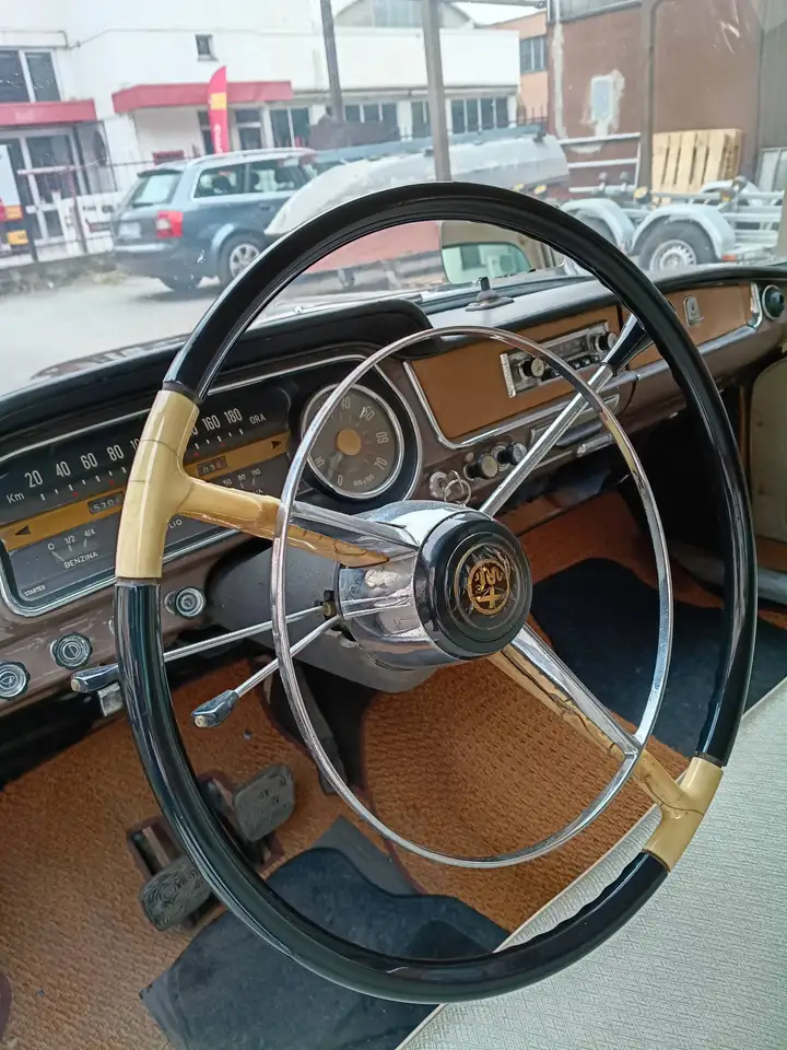 Alfa Romeo 2000 1958, foto 3
