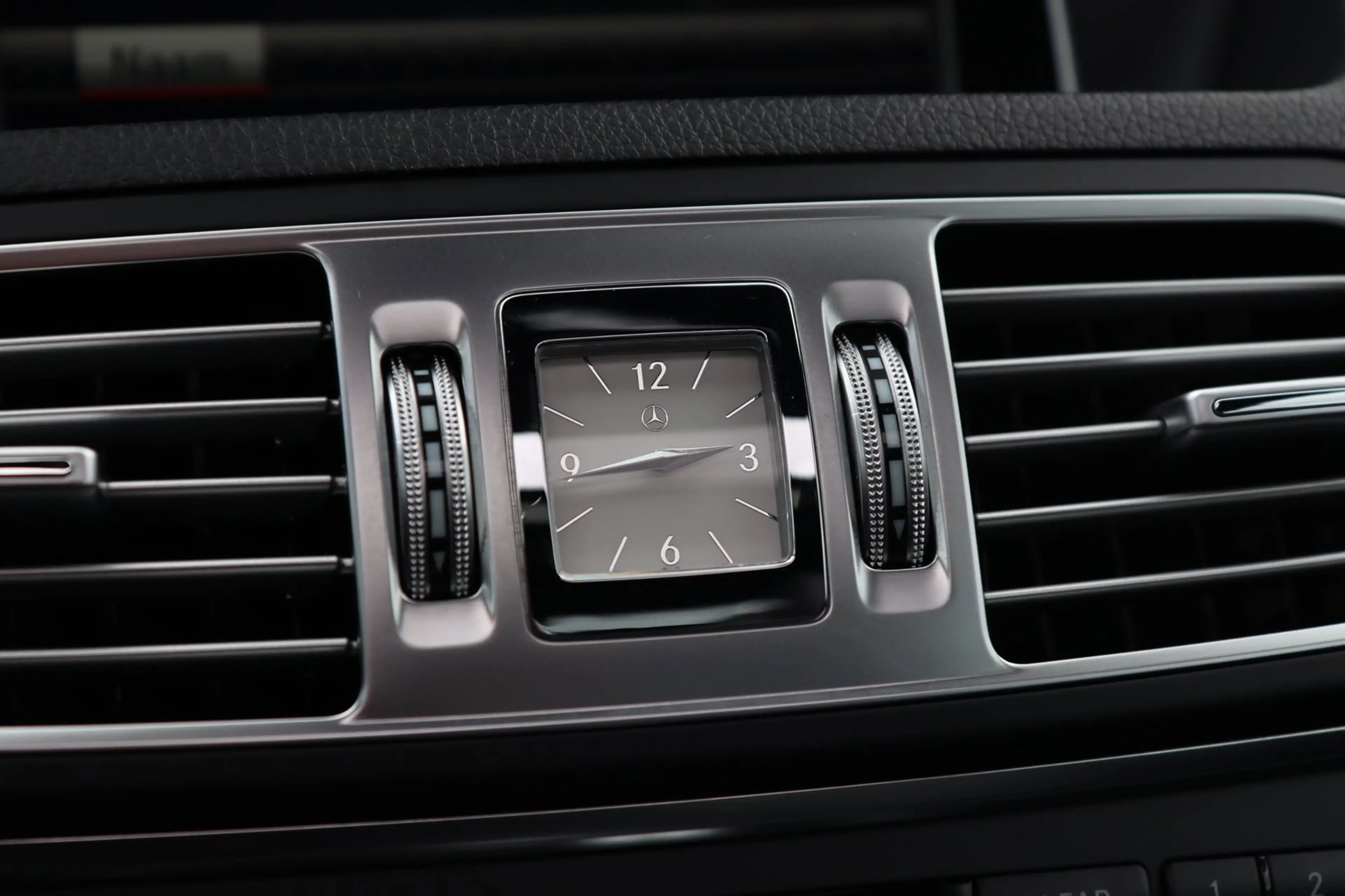 Mercedes-Benz E 250 Coupé / PANODAK / HK / LEDER / CRUISE / DODEHOEK — photo 19