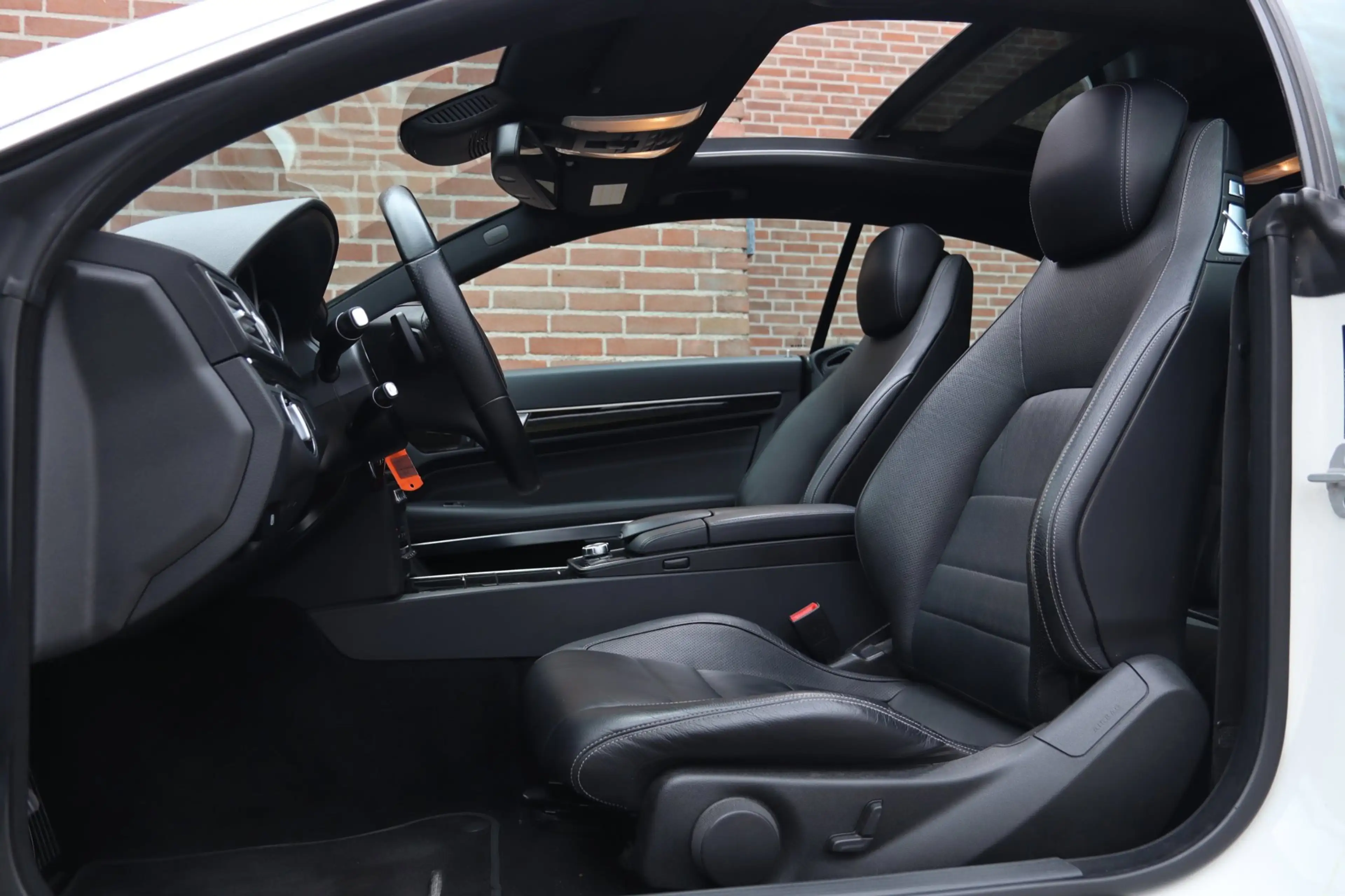 Mercedes-Benz E 250 Coupé / PANODAK / HK / LEDER / CRUISE / DODEHOEK — photo 15