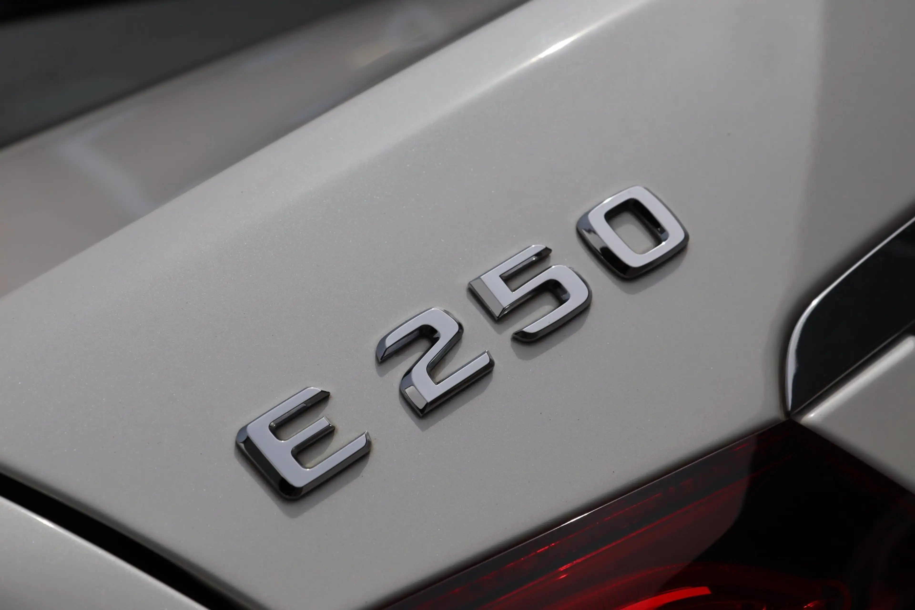 Mercedes-Benz E 250 Coupé / PANODAK / HK / LEDER / CRUISE / DODEHOEK — photo 24