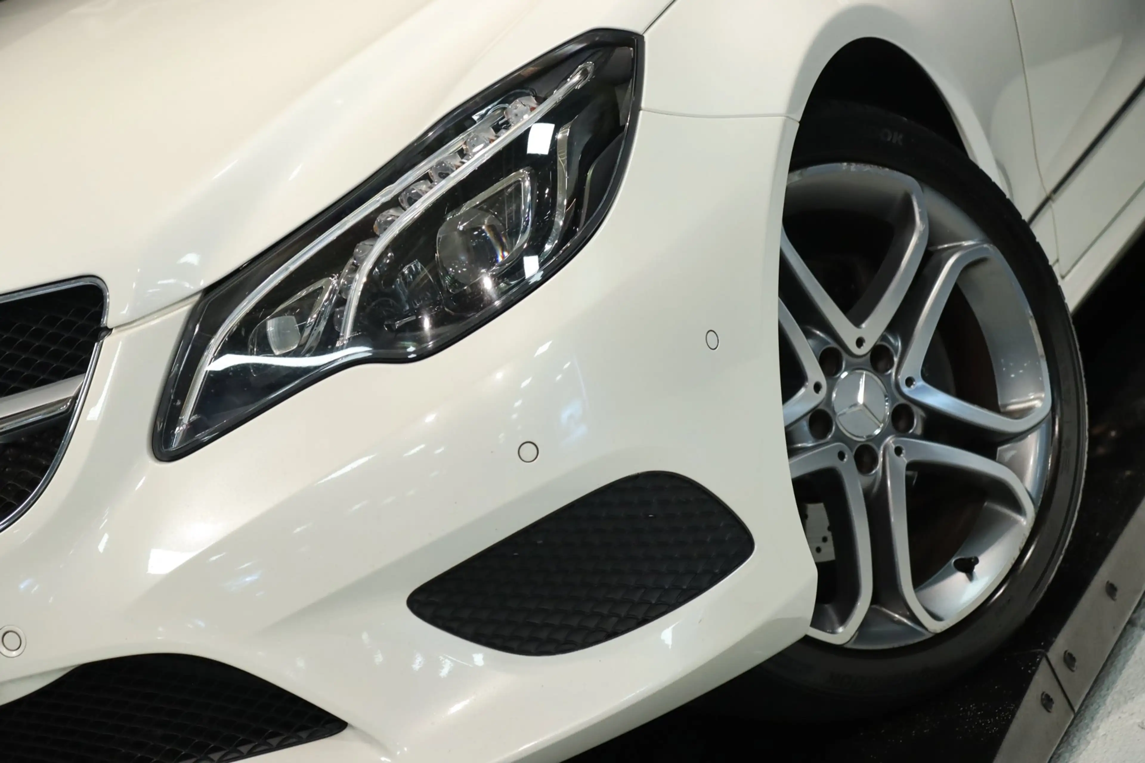 Mercedes-Benz E 250 Coupé / PANODAK / HK / LEDER / CRUISE / DODEHOEK — photo 2
