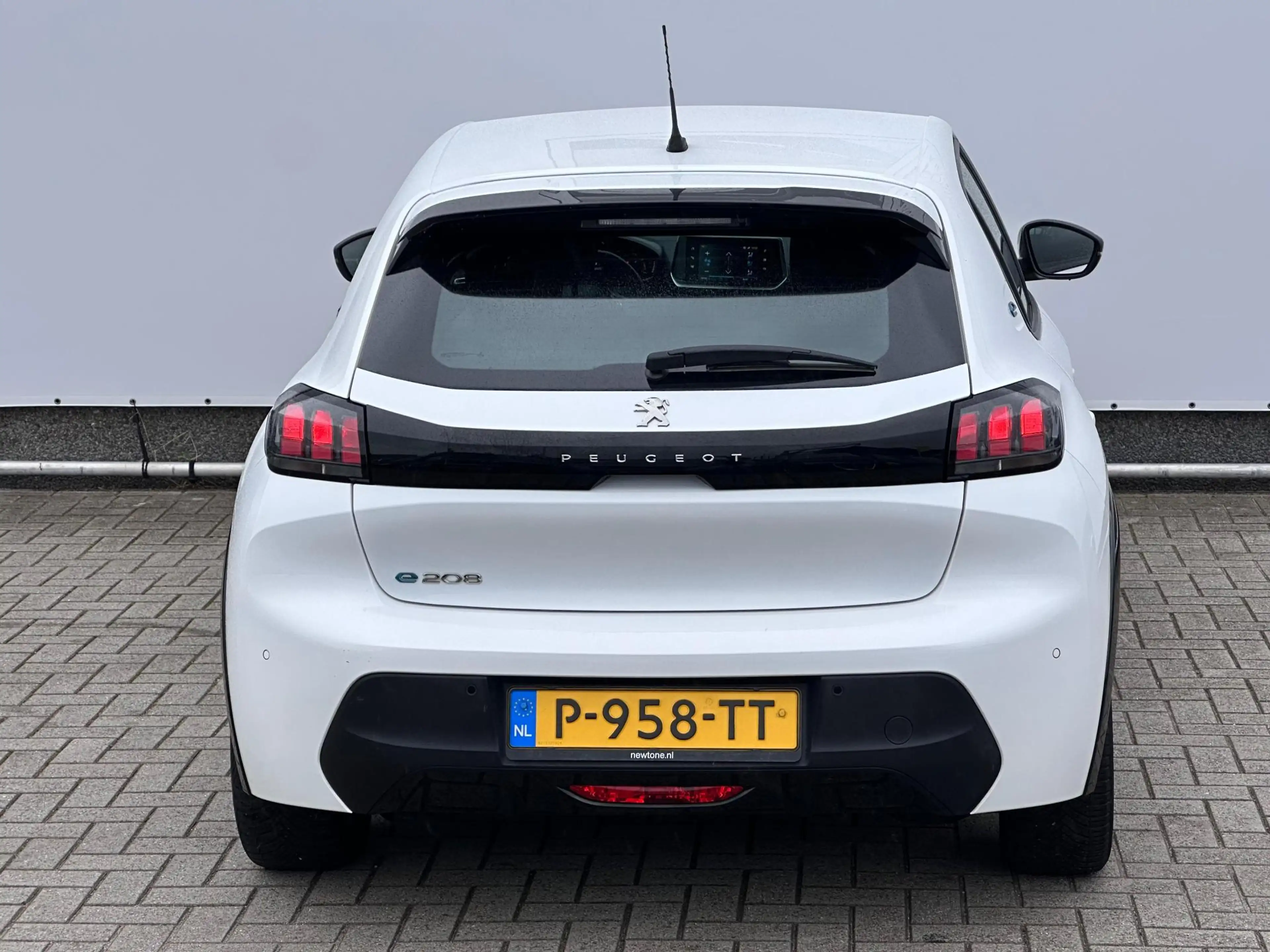 Peugeot e-208 EV Active Pack 50 kWh NL-AUTO | NAVI | ECC — photo 14