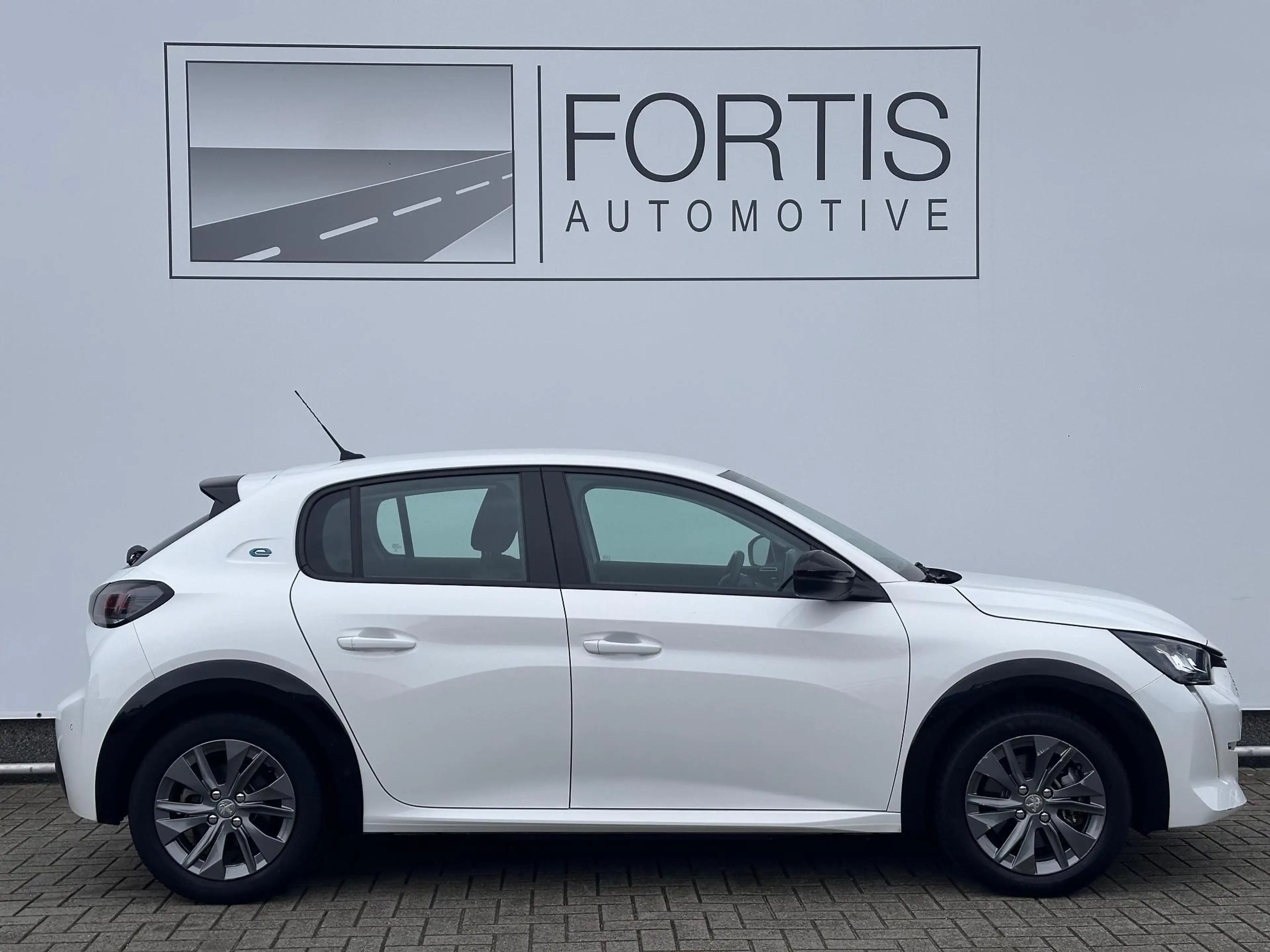 Peugeot e-208 EV Active Pack 50 kWh NL-AUTO | NAVI | ECC — photo 10