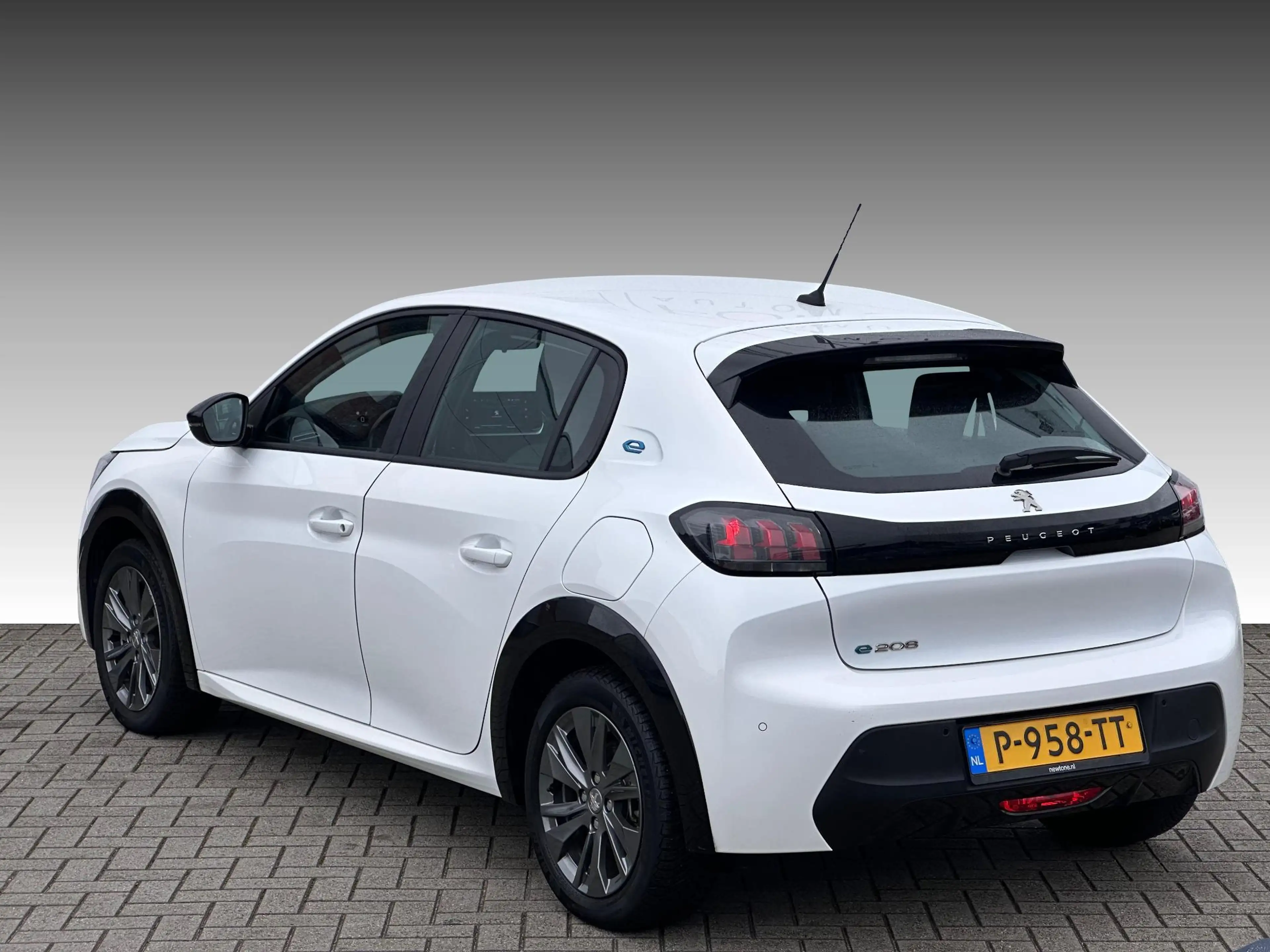 Peugeot e-208 EV Active Pack 50 kWh NL-AUTO | NAVI | ECC — photo 15