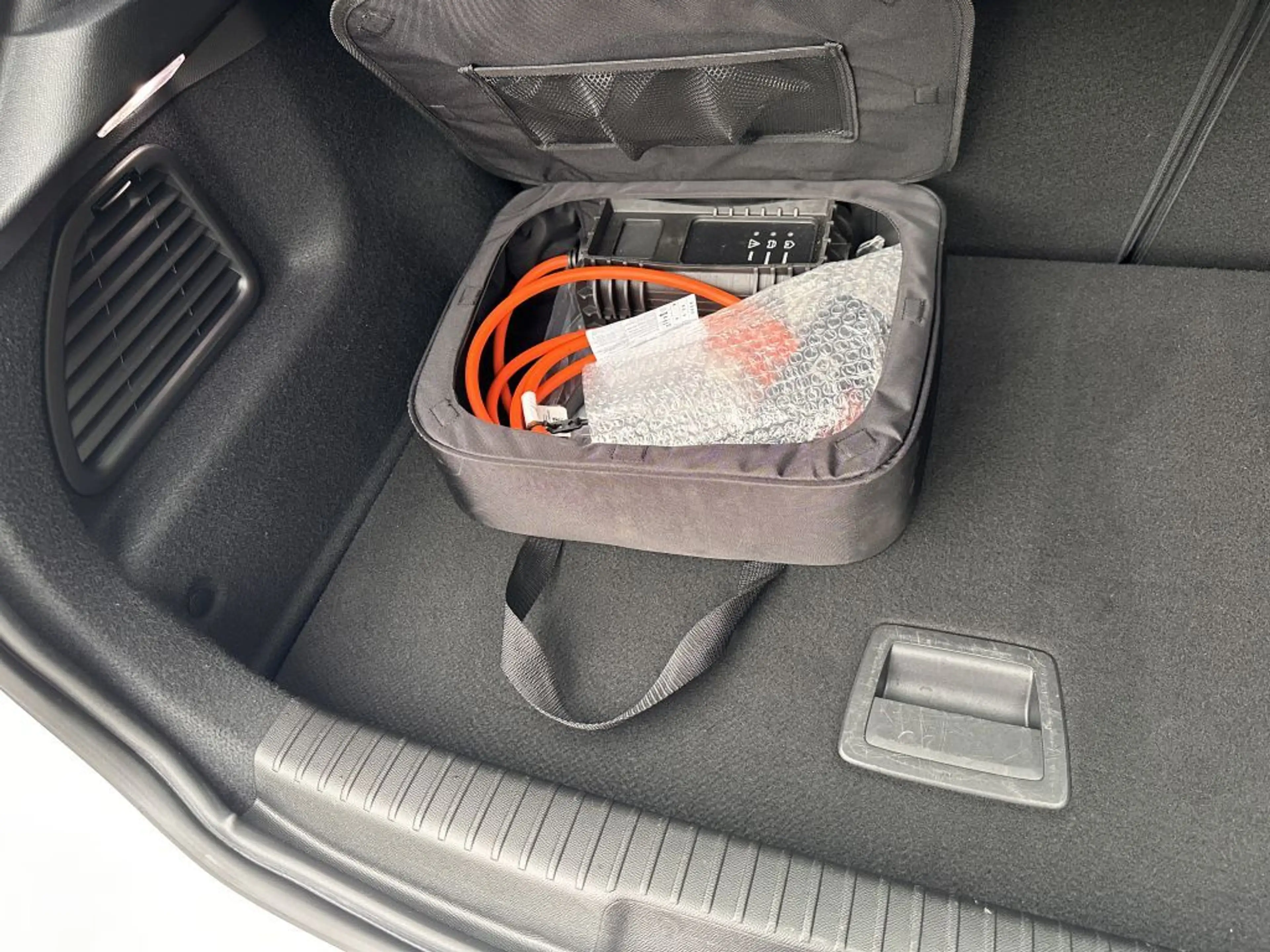 Opel Mokka-E Elegance +SOH 98%+3-phasig+ — photo 8