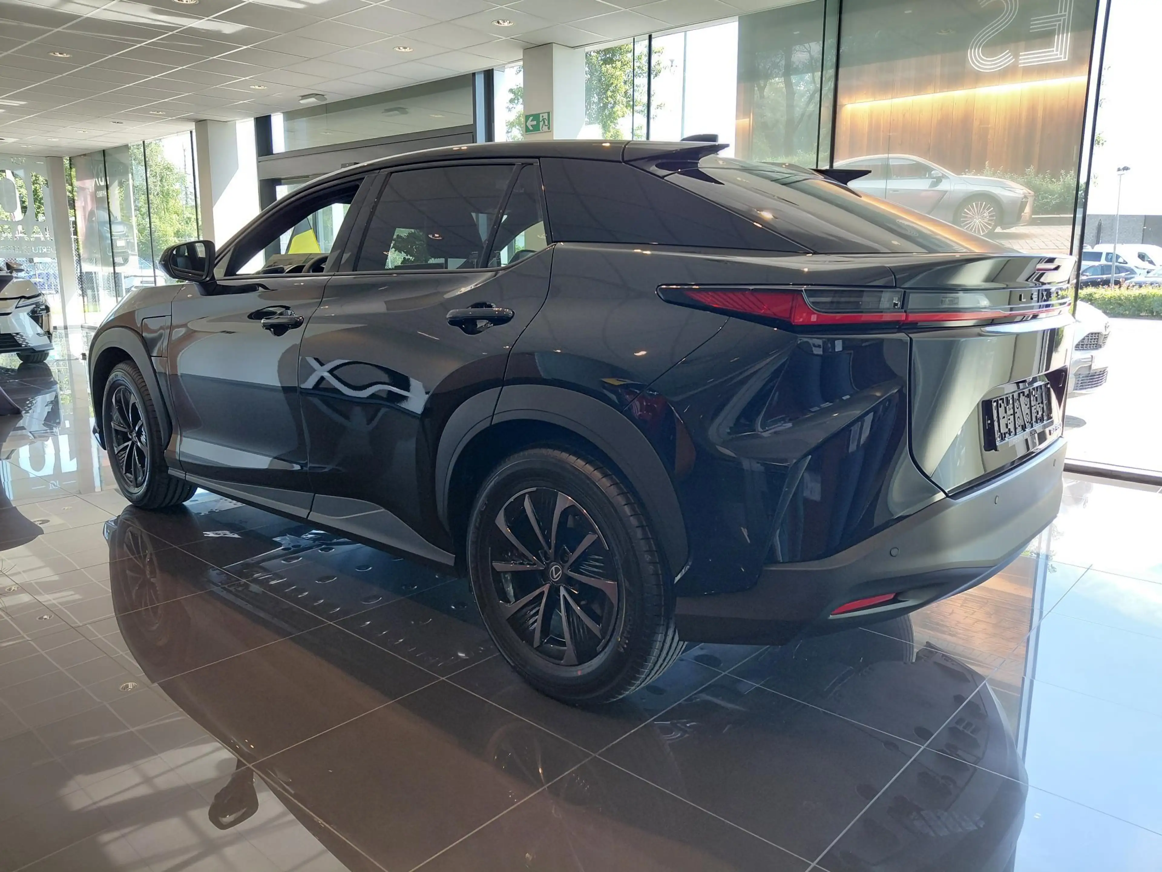 Lexus RZ 350e FWD Executive Line — photo 3