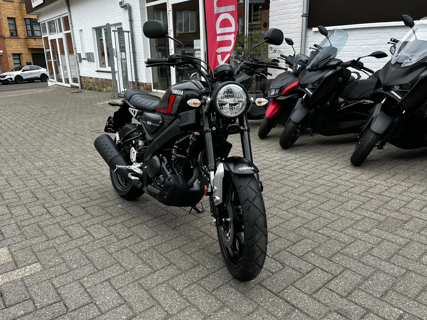 Yamaha XSR 125 Siyah - 2