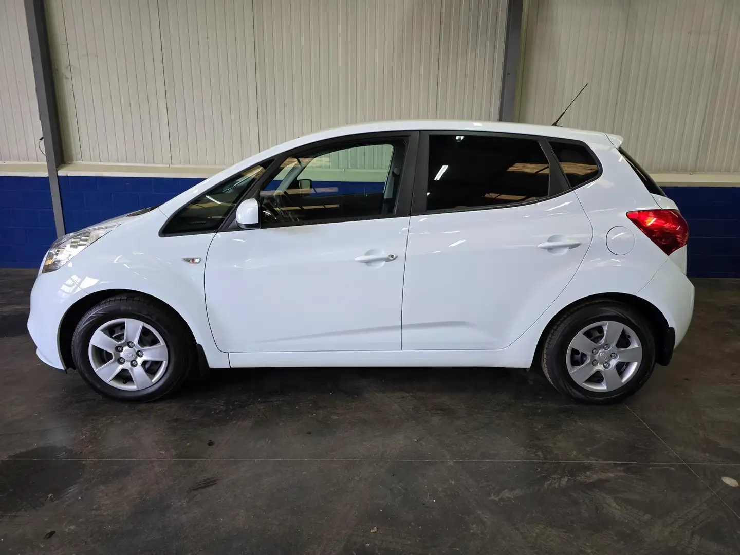 Kia Venga 1.6 CVVT DynamicLine Blanc - 2